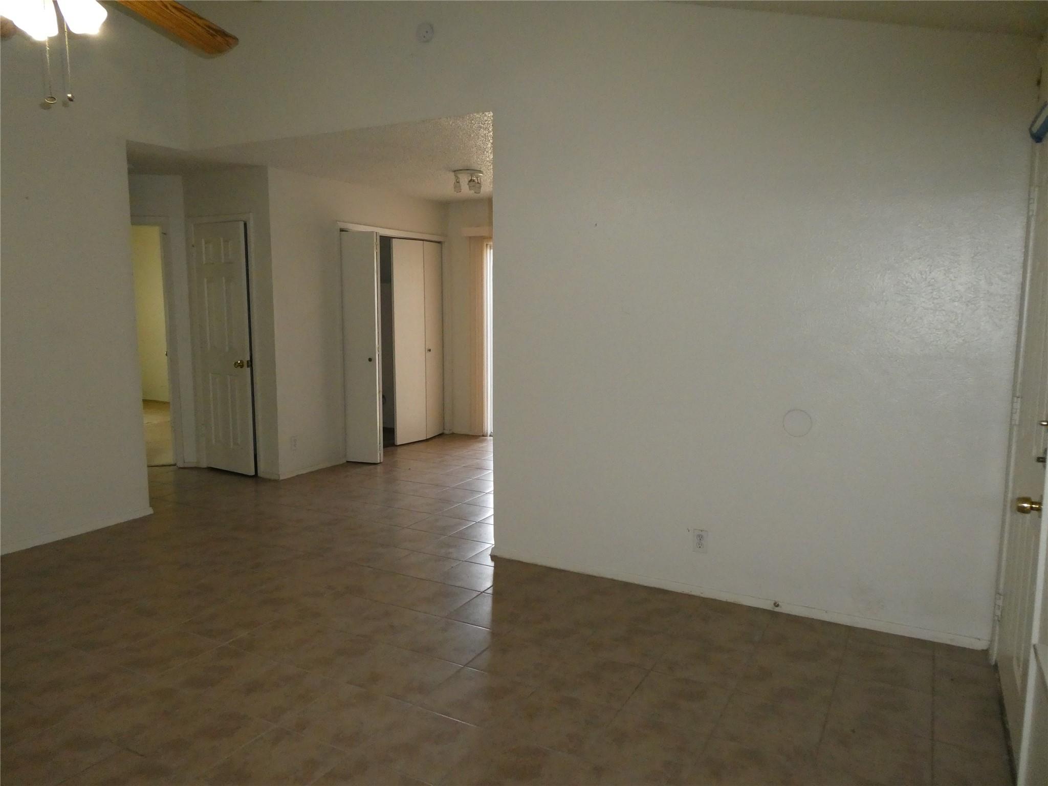 8705 Pineridge Dr # B, Austin, TX 78729