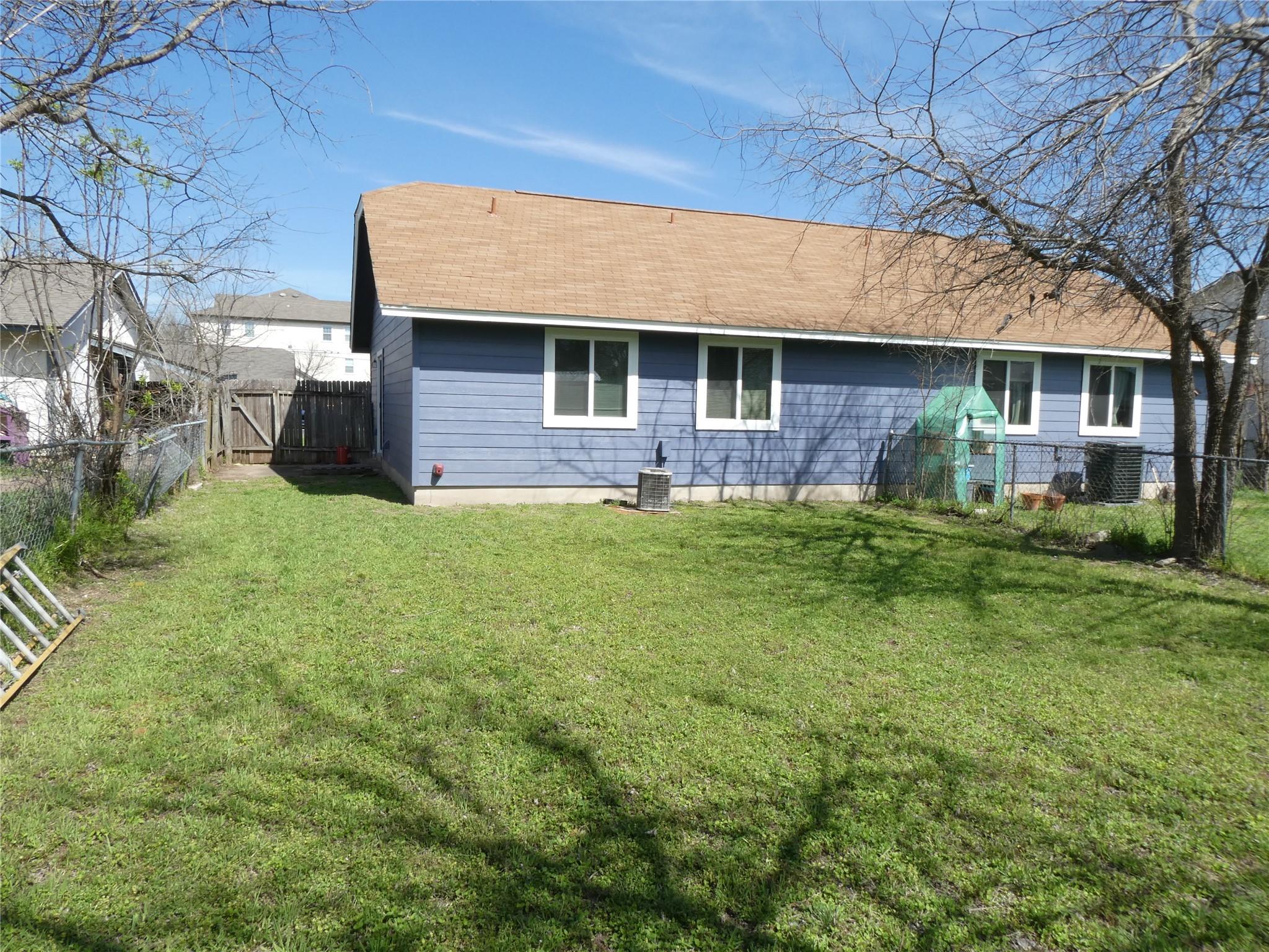 8705 Pineridge Dr # B, Austin, TX 78729