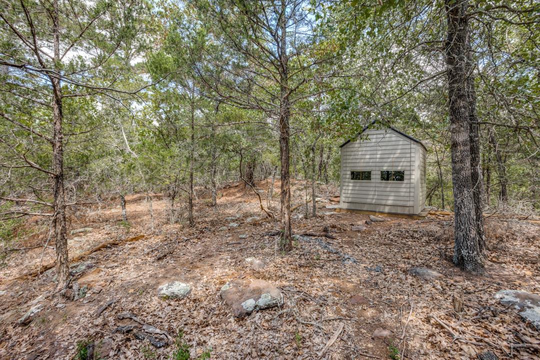 217 Kestrel Ln, Red Rock, TX 78662