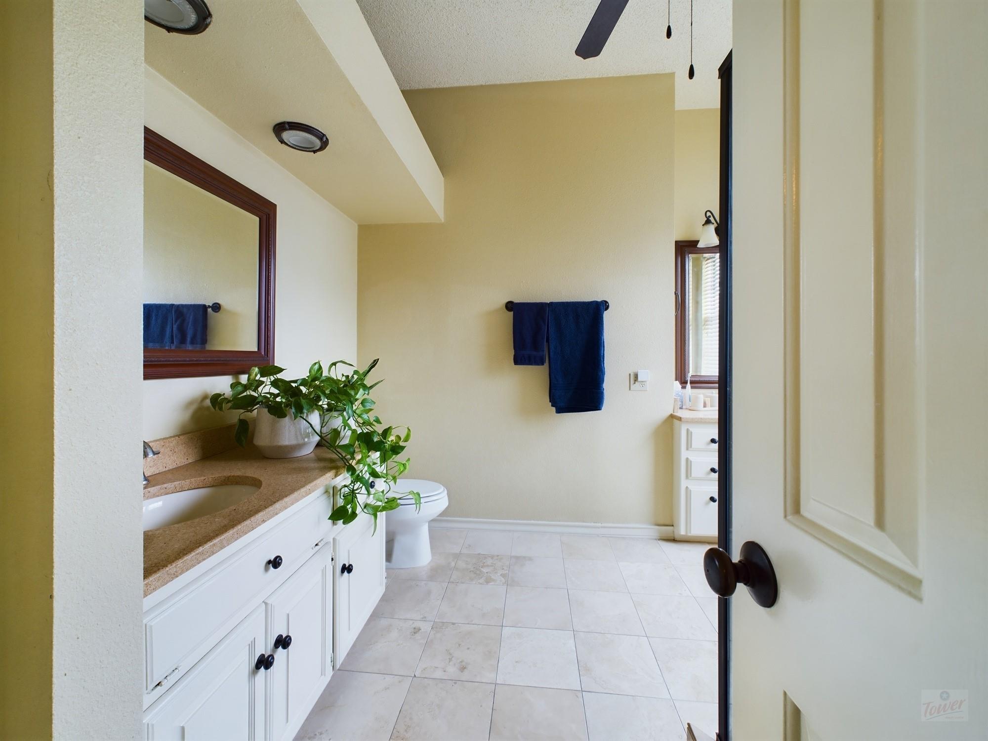 914 W 26th St # 303, Austin, TX 78705