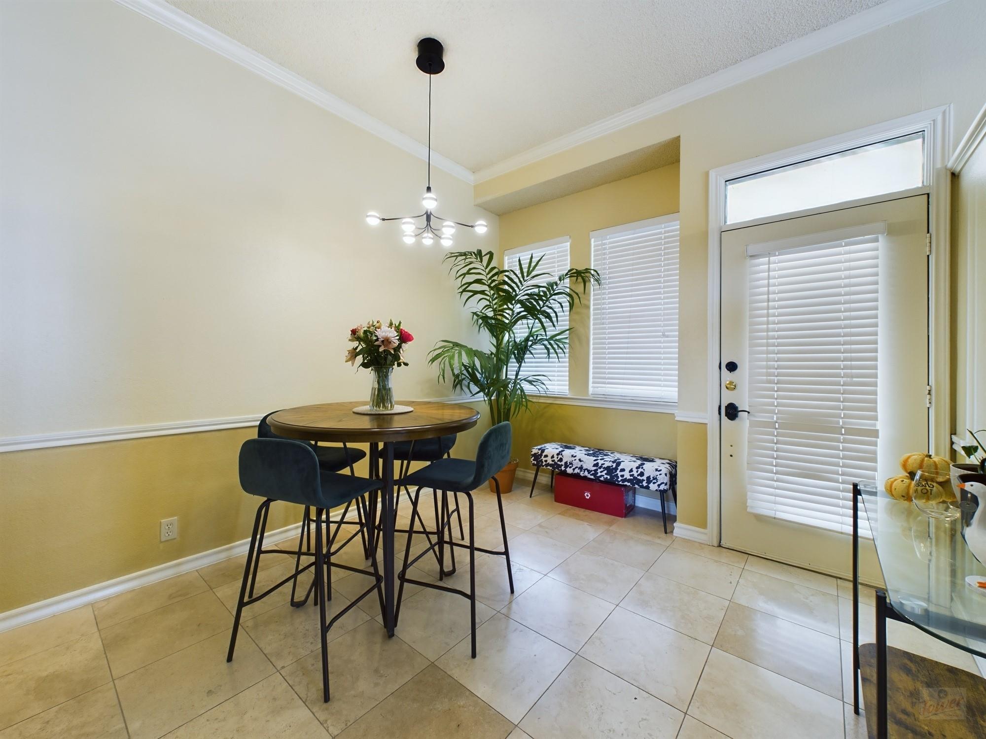 914 W 26th St # 303, Austin, TX 78705