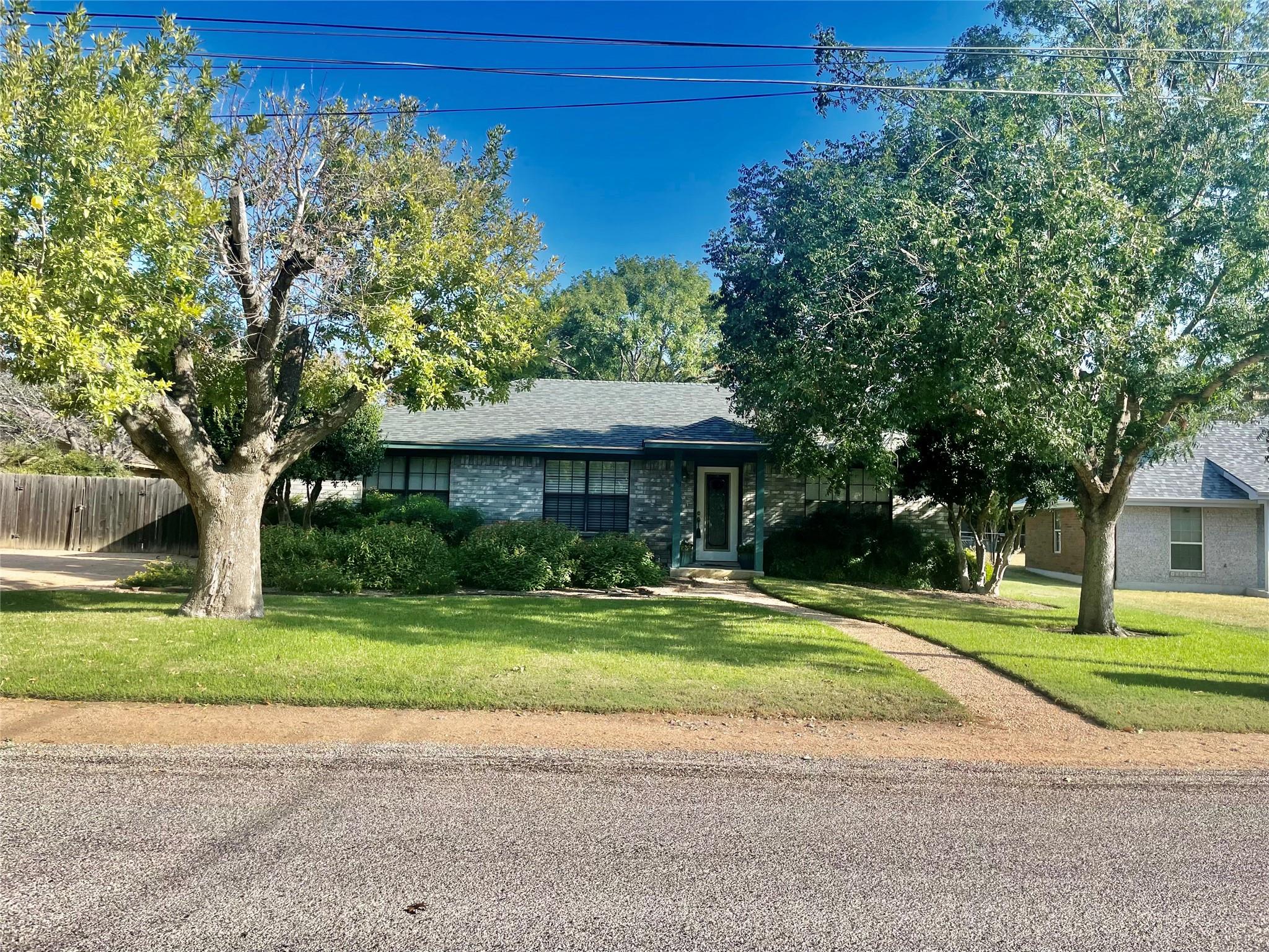 1113 Hackberry Dr, Marble Falls, TX 78654