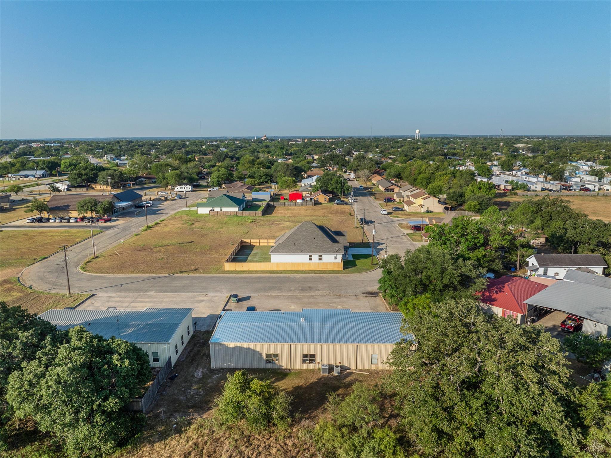 340 Cactus St, Giddings, TX 78942