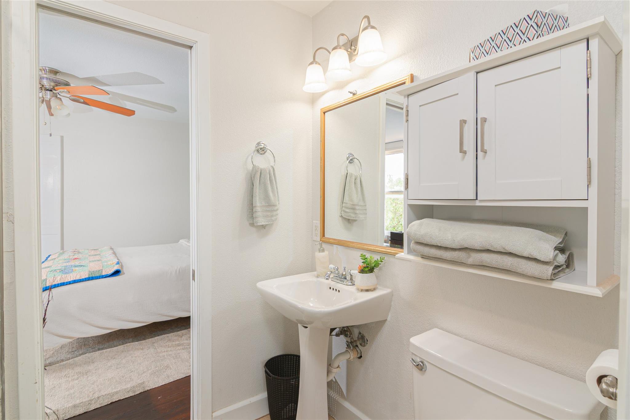 204 Prim Rose St, Blanco, TX 78606