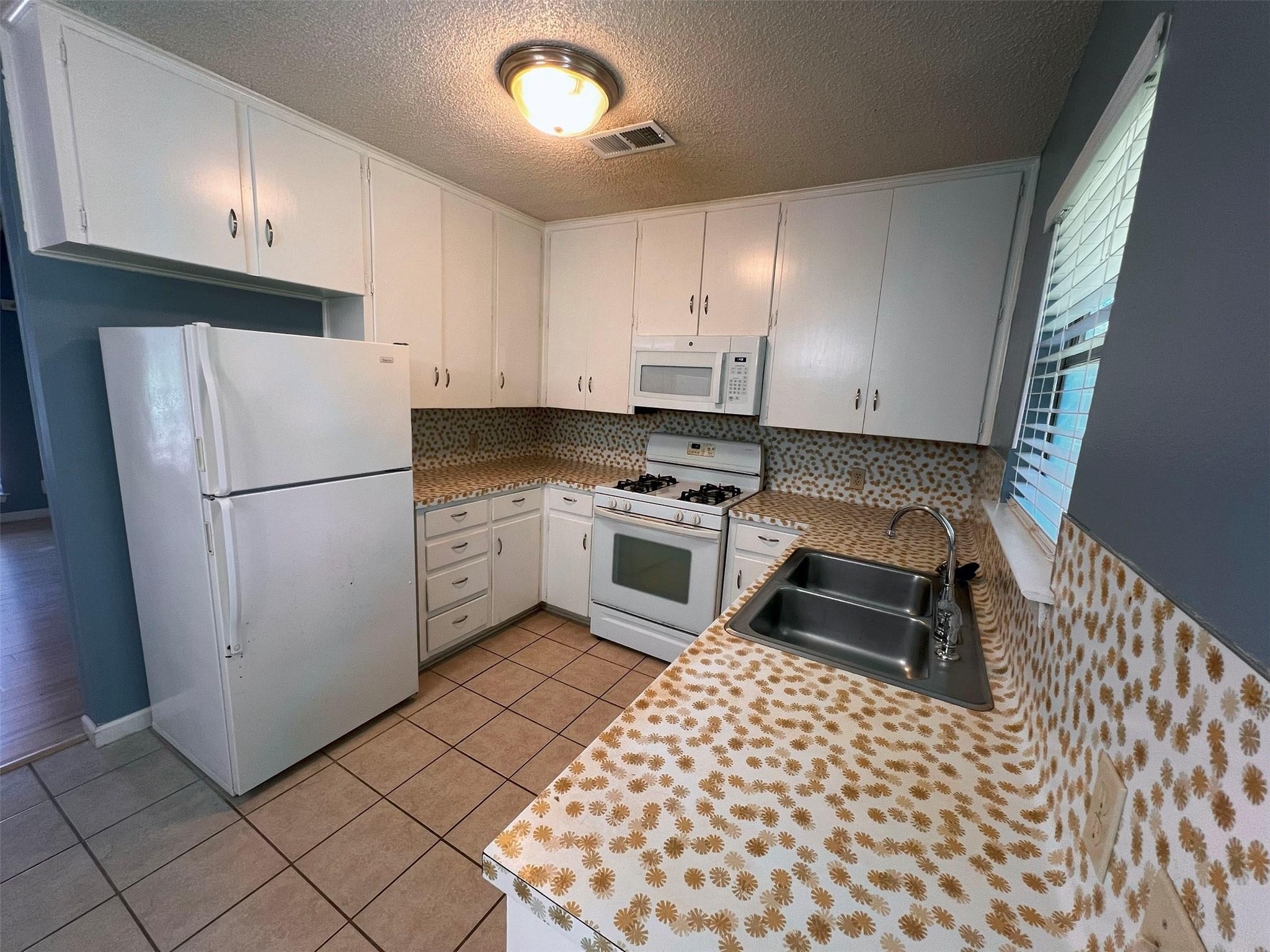 3503 Southridge Dr # B, Austin, TX 78704