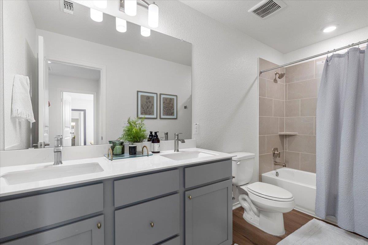 7010 Harvest Trail Dr, Austin, TX 78736