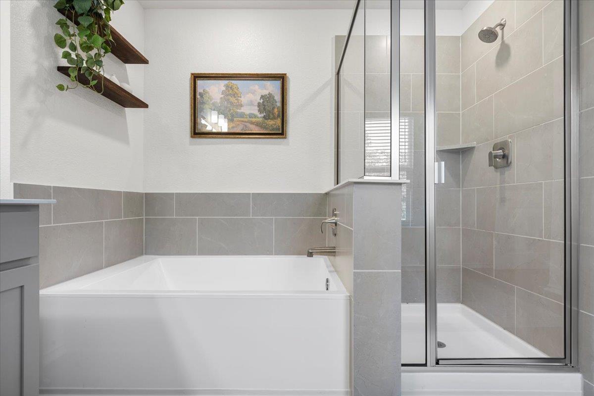 7010 Harvest Trail Dr, Austin, TX 78736