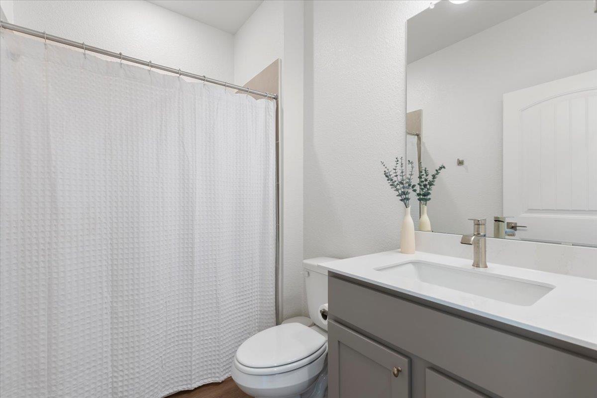 7010 Harvest Trail Dr, Austin, TX 78736