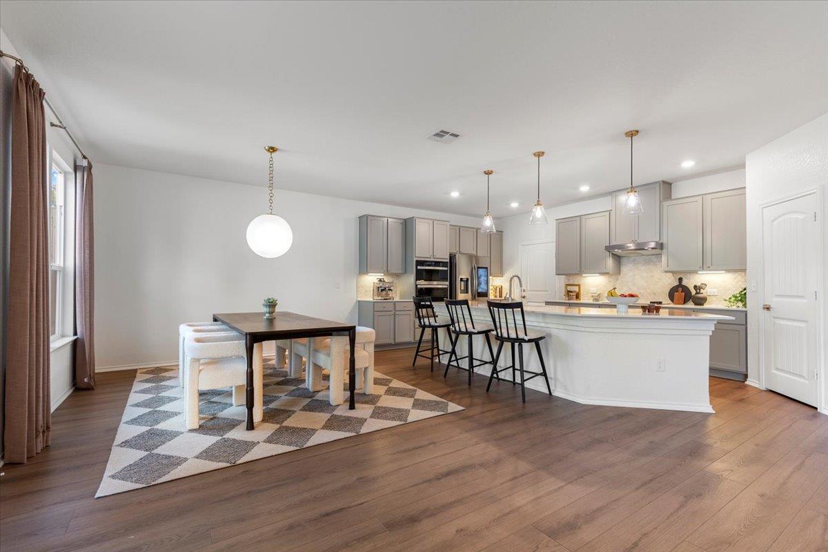 7010 Harvest Trail Dr, Austin, TX 78736