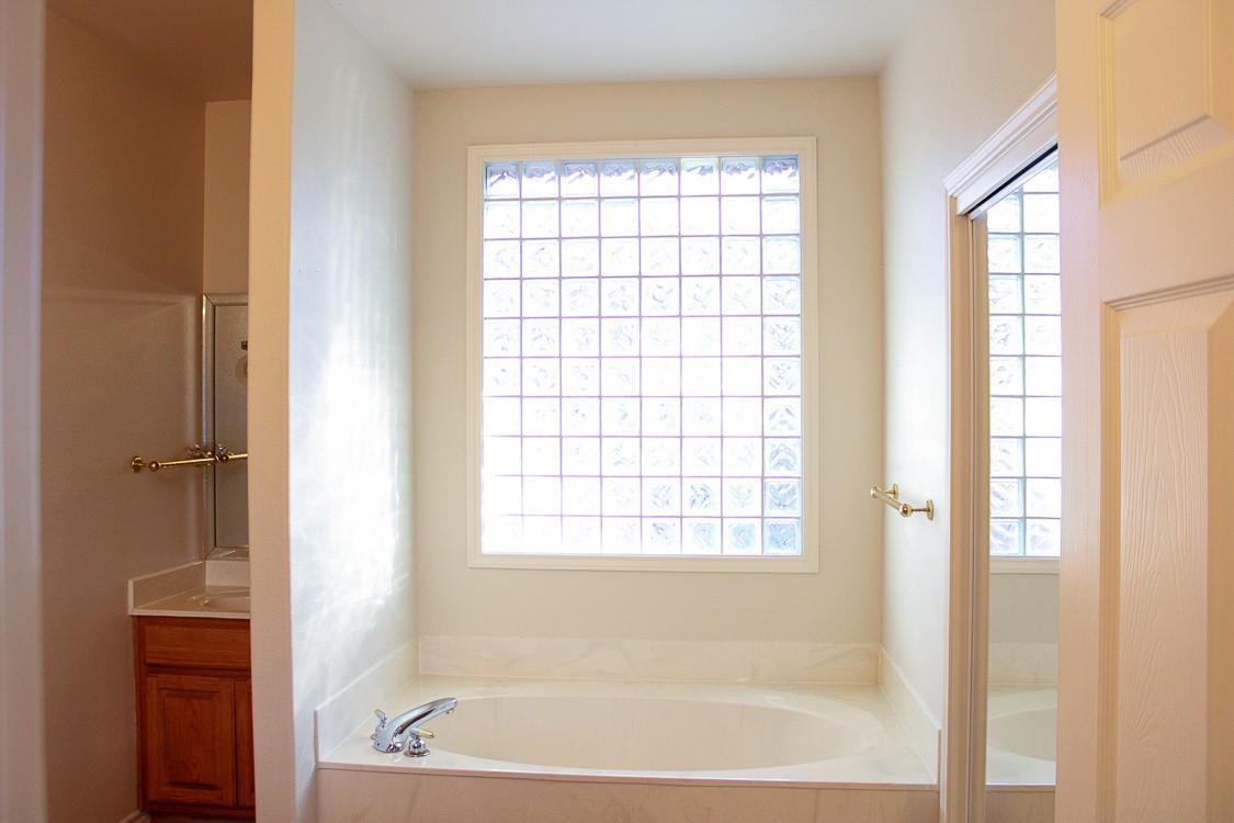 106 Vandeventer Dr, Burnet, TX 78611