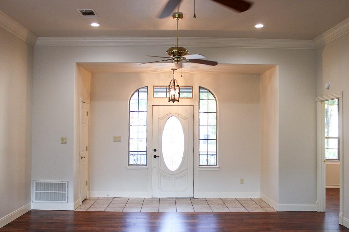 106 Vandeventer Dr, Burnet, TX 78611