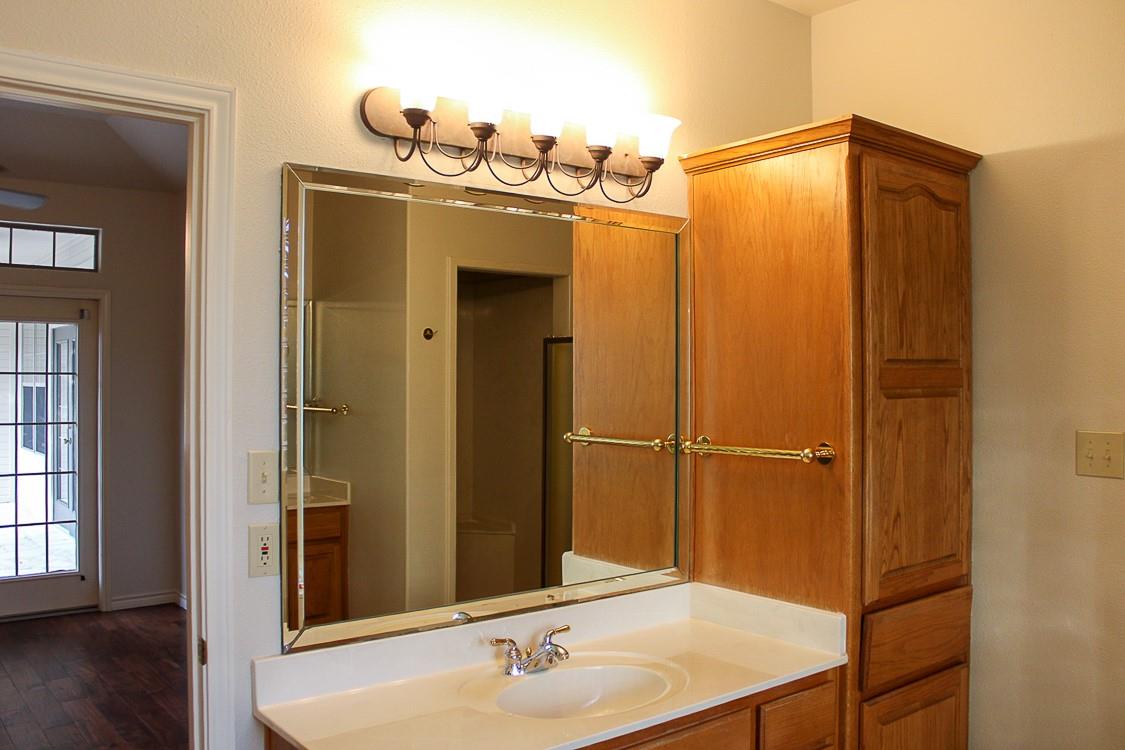 106 Vandeventer Dr, Burnet, TX 78611