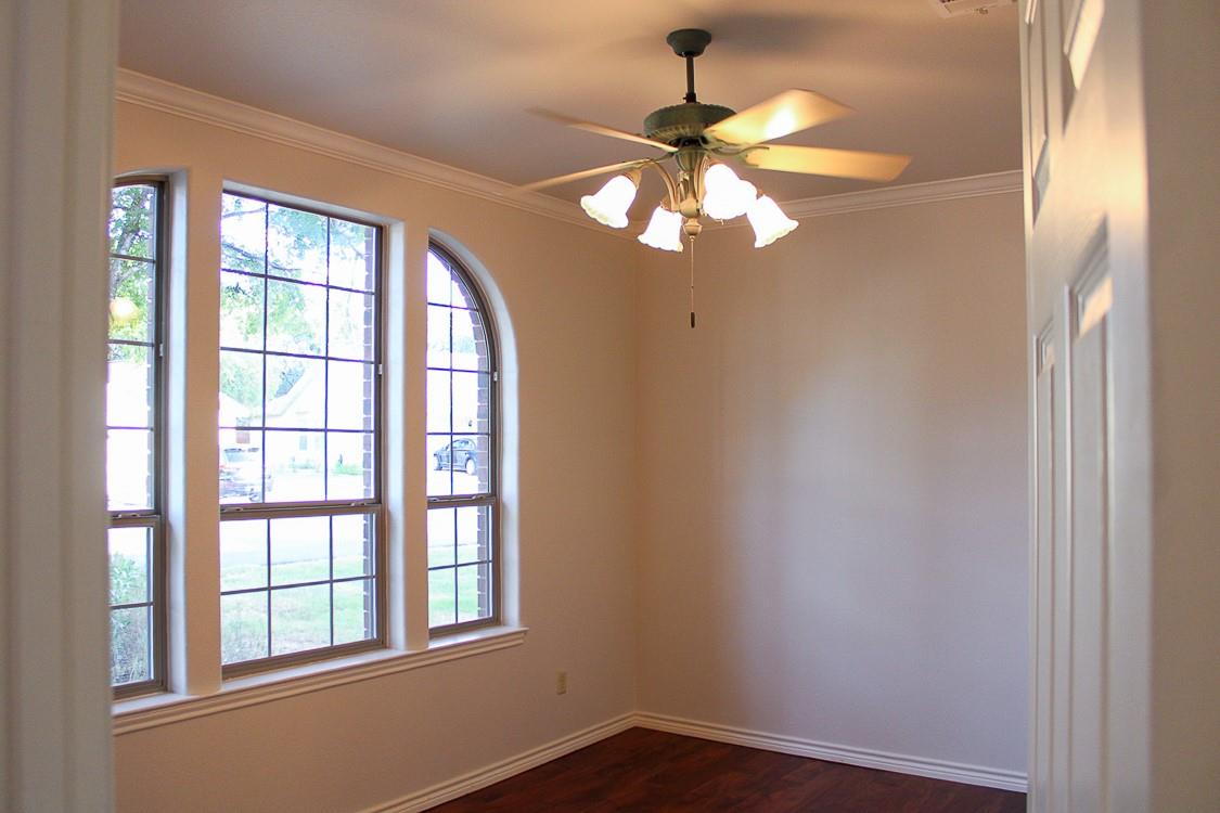 106 Vandeventer Dr, Burnet, TX 78611