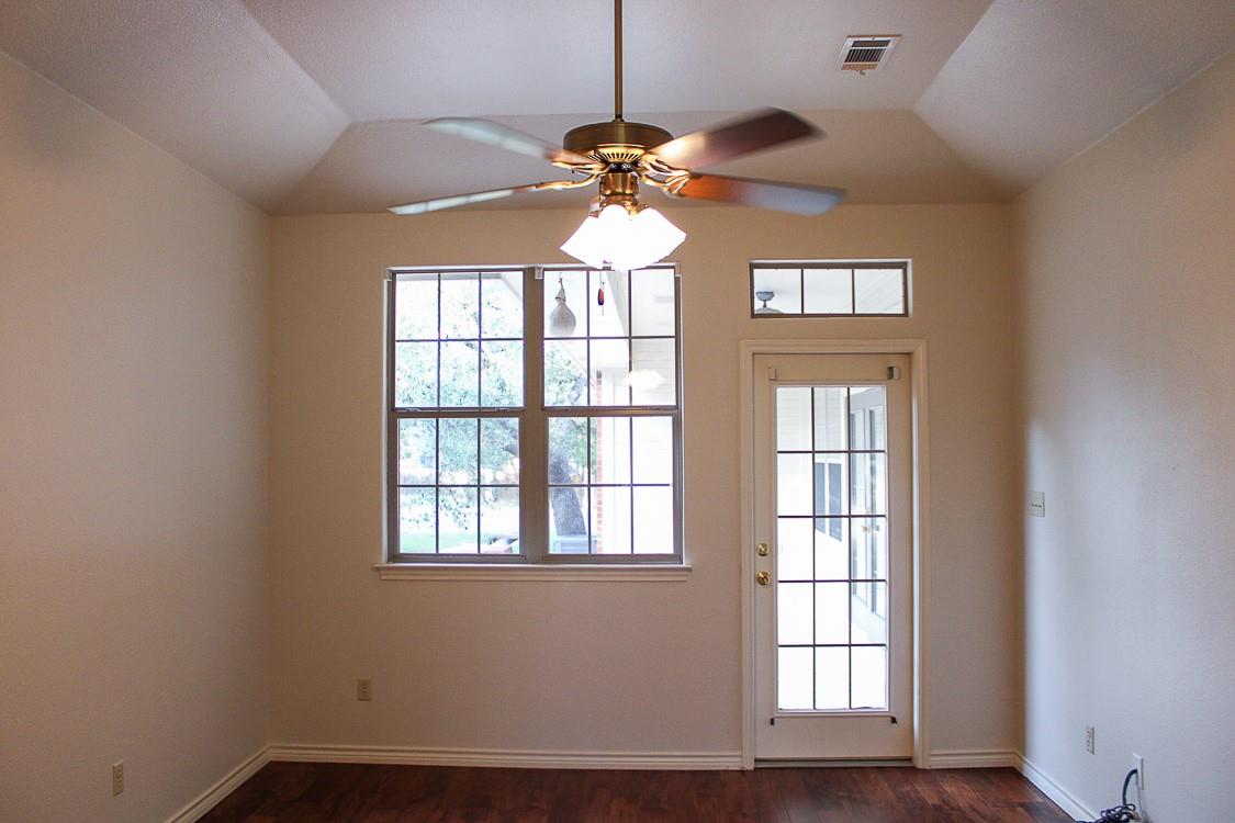 106 Vandeventer Dr, Burnet, TX 78611