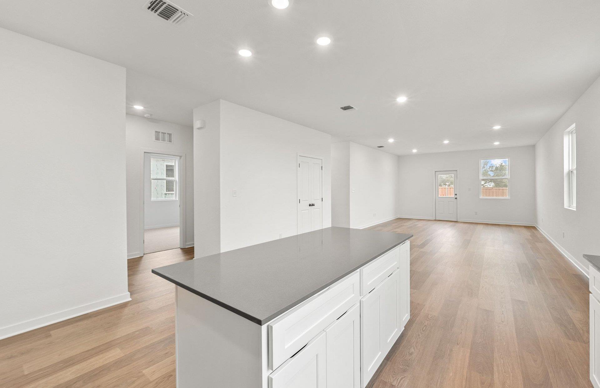 325 Sullivan Way, Elgin, TX 78621