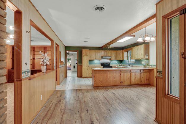 1801 N Llano St N, Fredericksburg, TX 78624