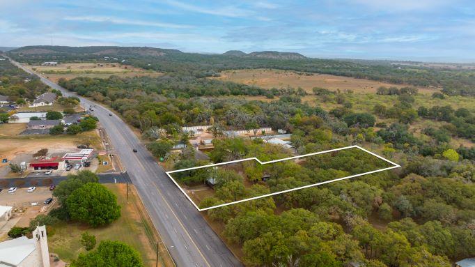 1801 N Llano St N, Fredericksburg, TX 78624