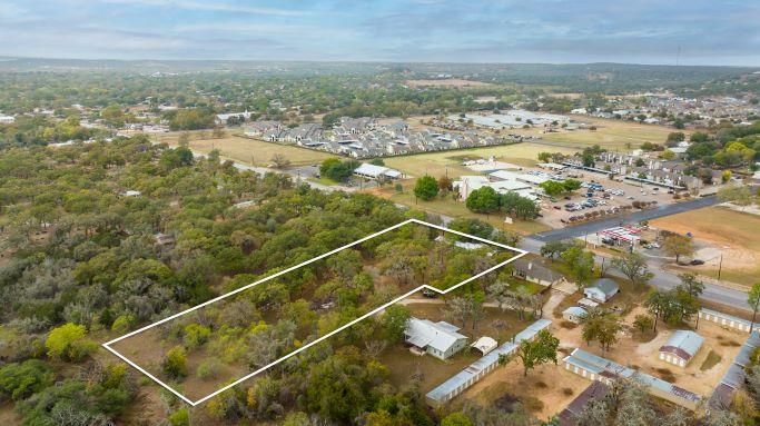 1801 N Llano St N, Fredericksburg, TX 78624