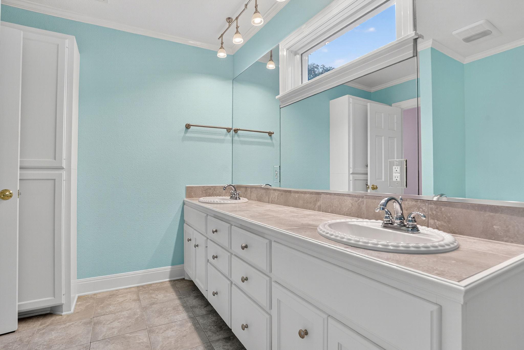 335 Veramendi St, San Marcos, TX 78666