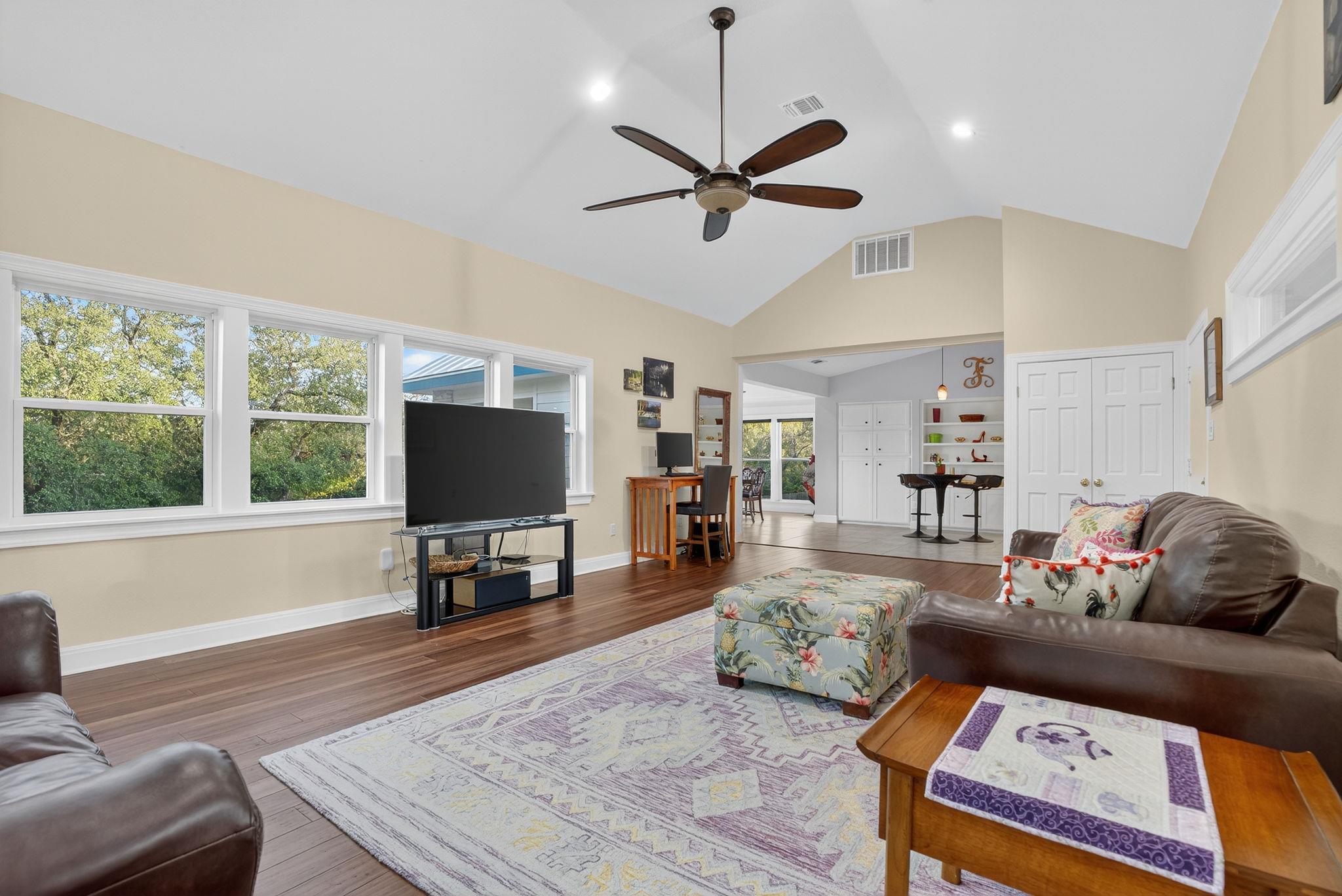 335 Veramendi St, San Marcos, TX 78666