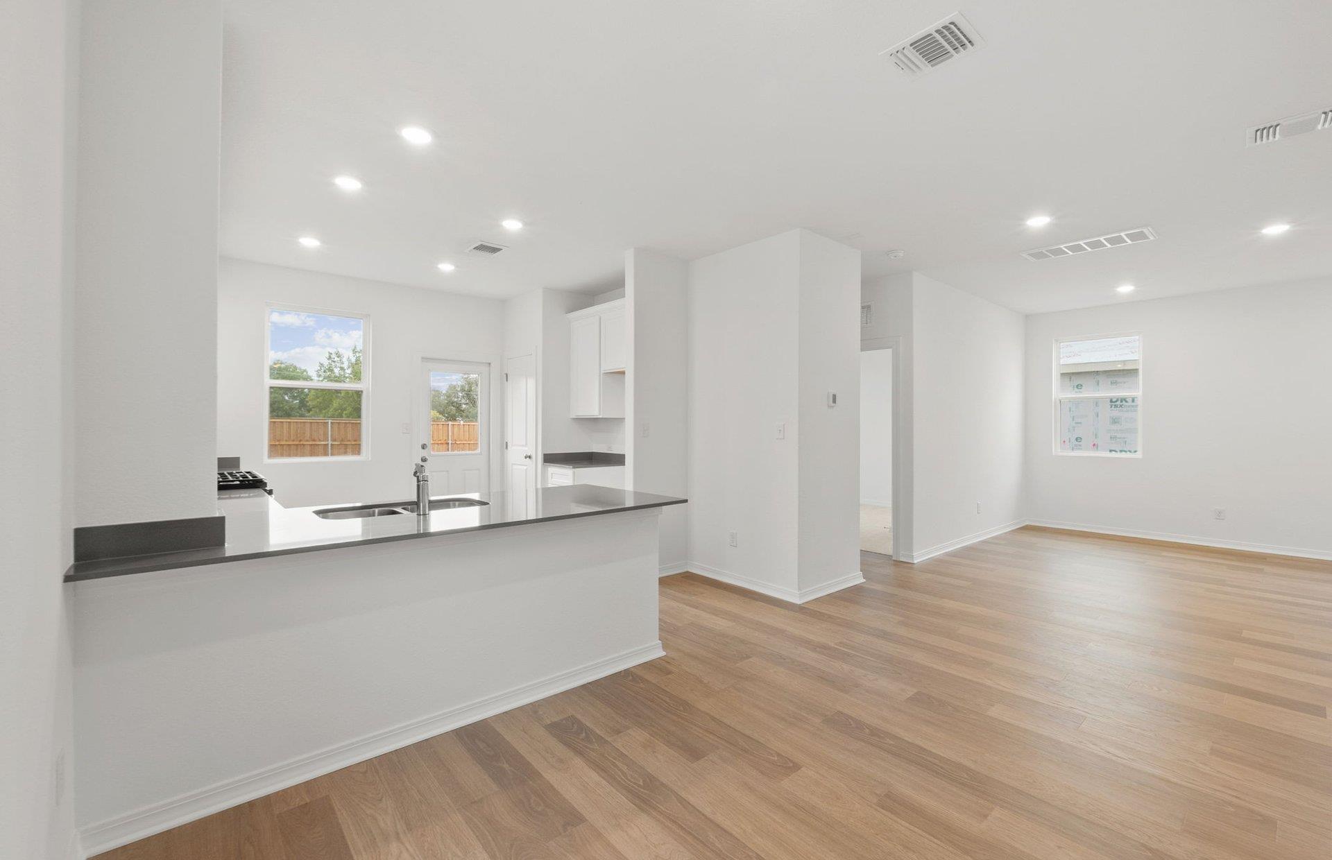 333 Sullivan Way, Elgin, TX 78621