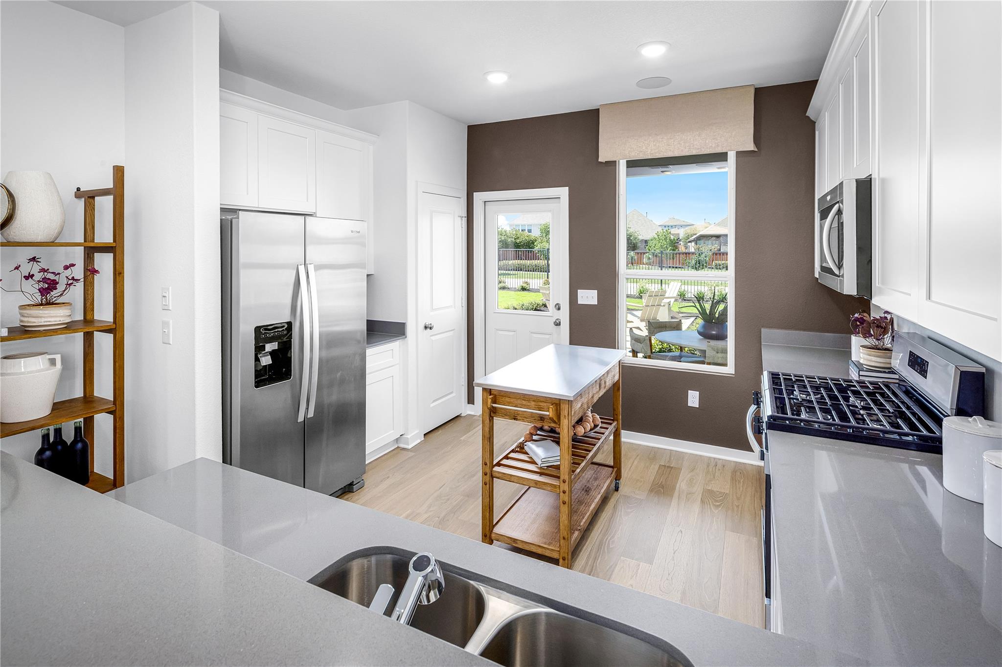 333 Sullivan Way, Elgin, TX 78621