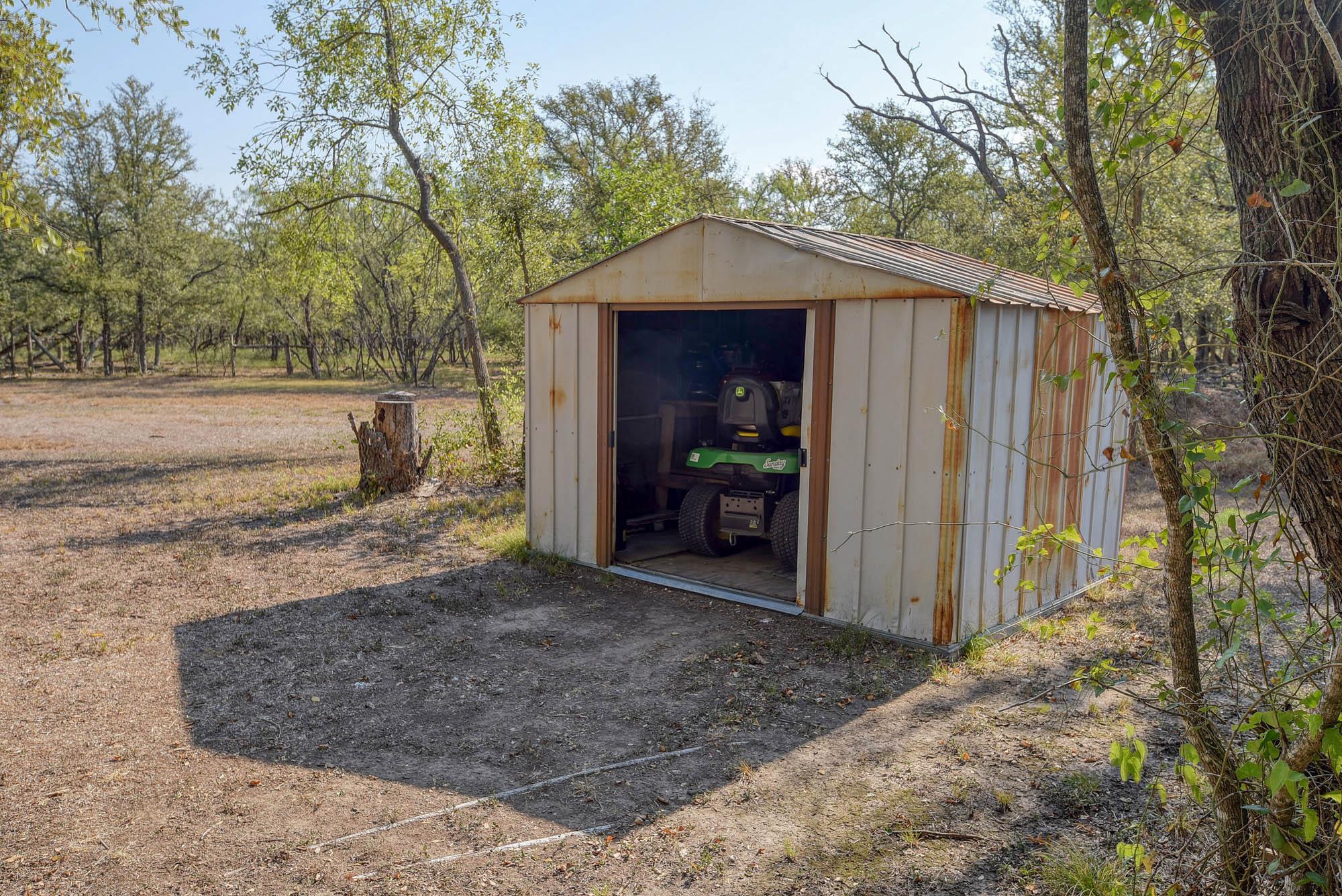 165 Thousand Oaks Dr, Cedar Creek, TX 78612