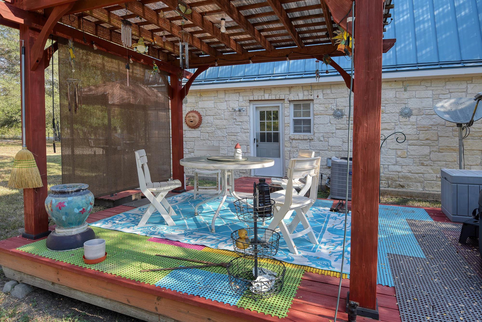 165 Thousand Oaks Dr, Cedar Creek, TX 78612