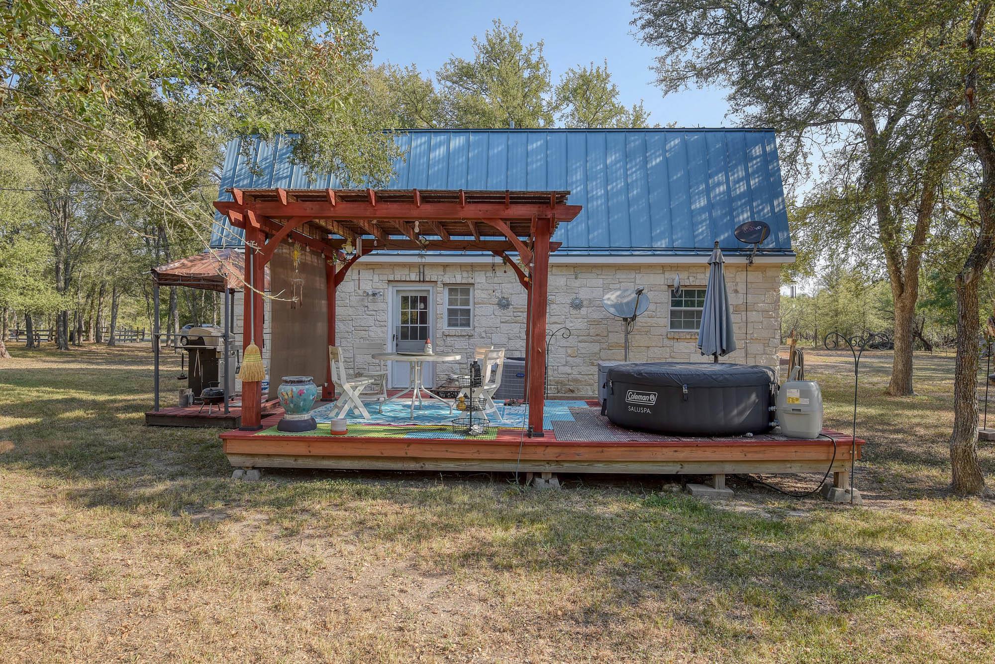 165 Thousand Oaks Dr, Cedar Creek, TX 78612