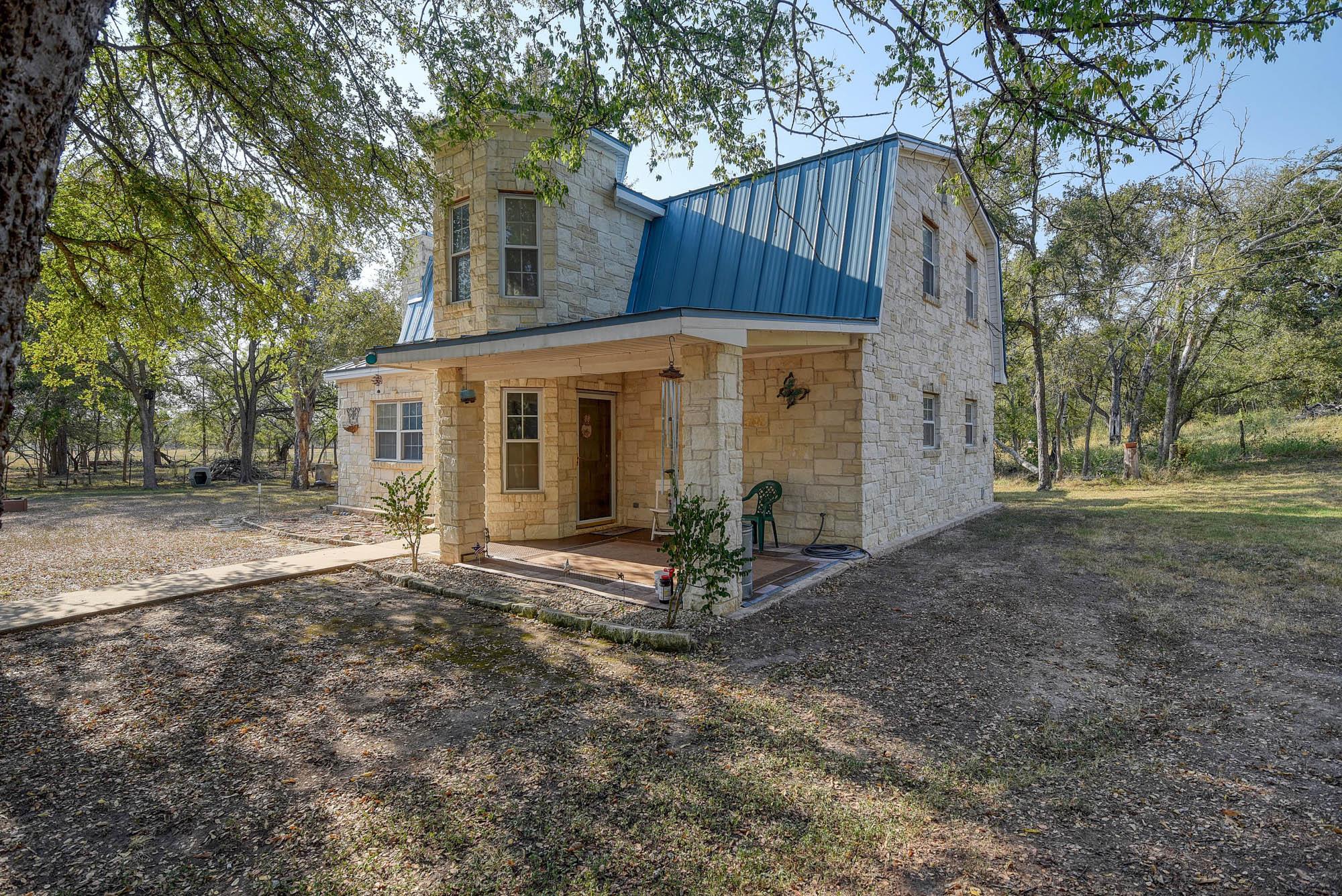165 Thousand Oaks Dr, Cedar Creek, TX 78612