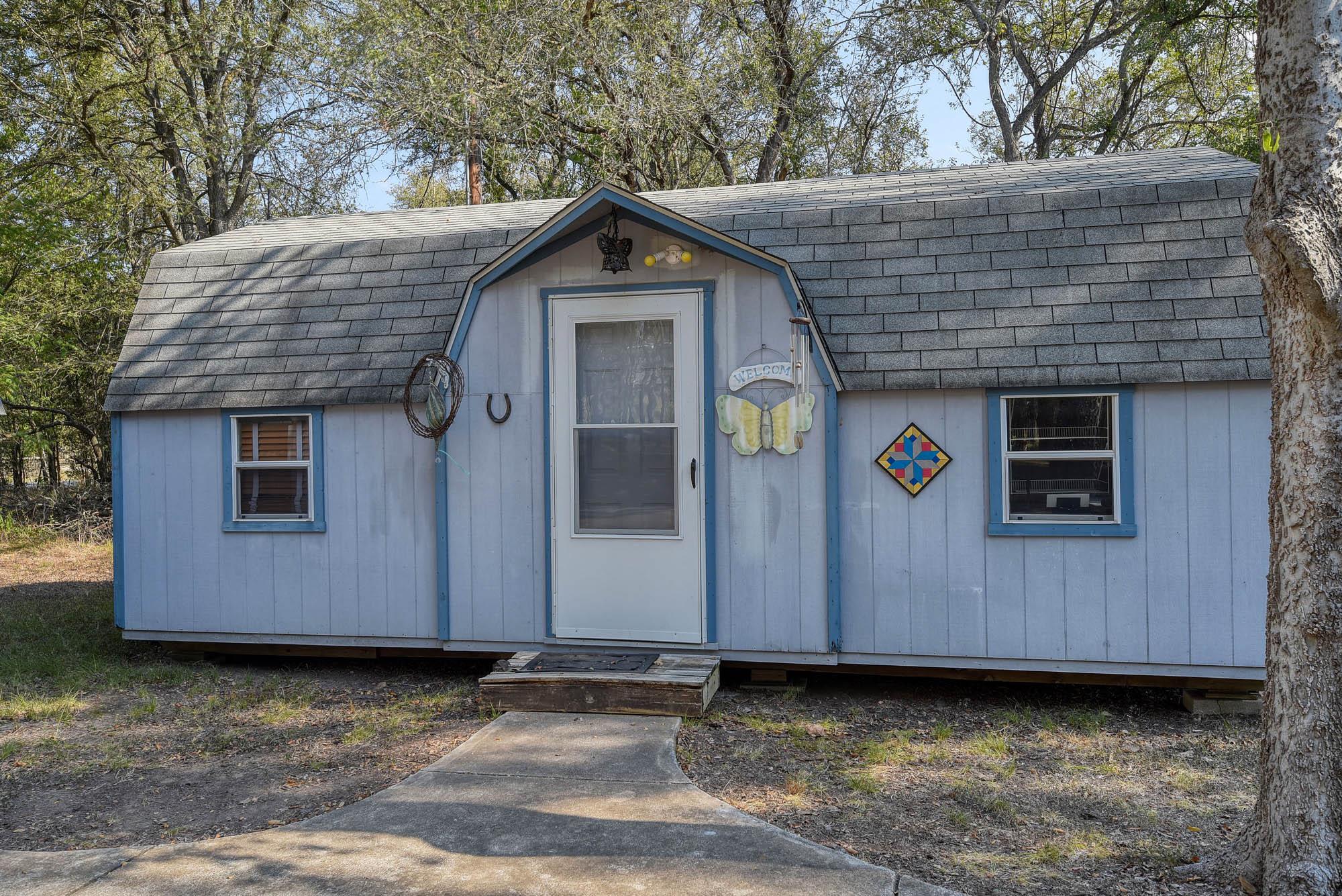 165 Thousand Oaks Dr, Cedar Creek, TX 78612