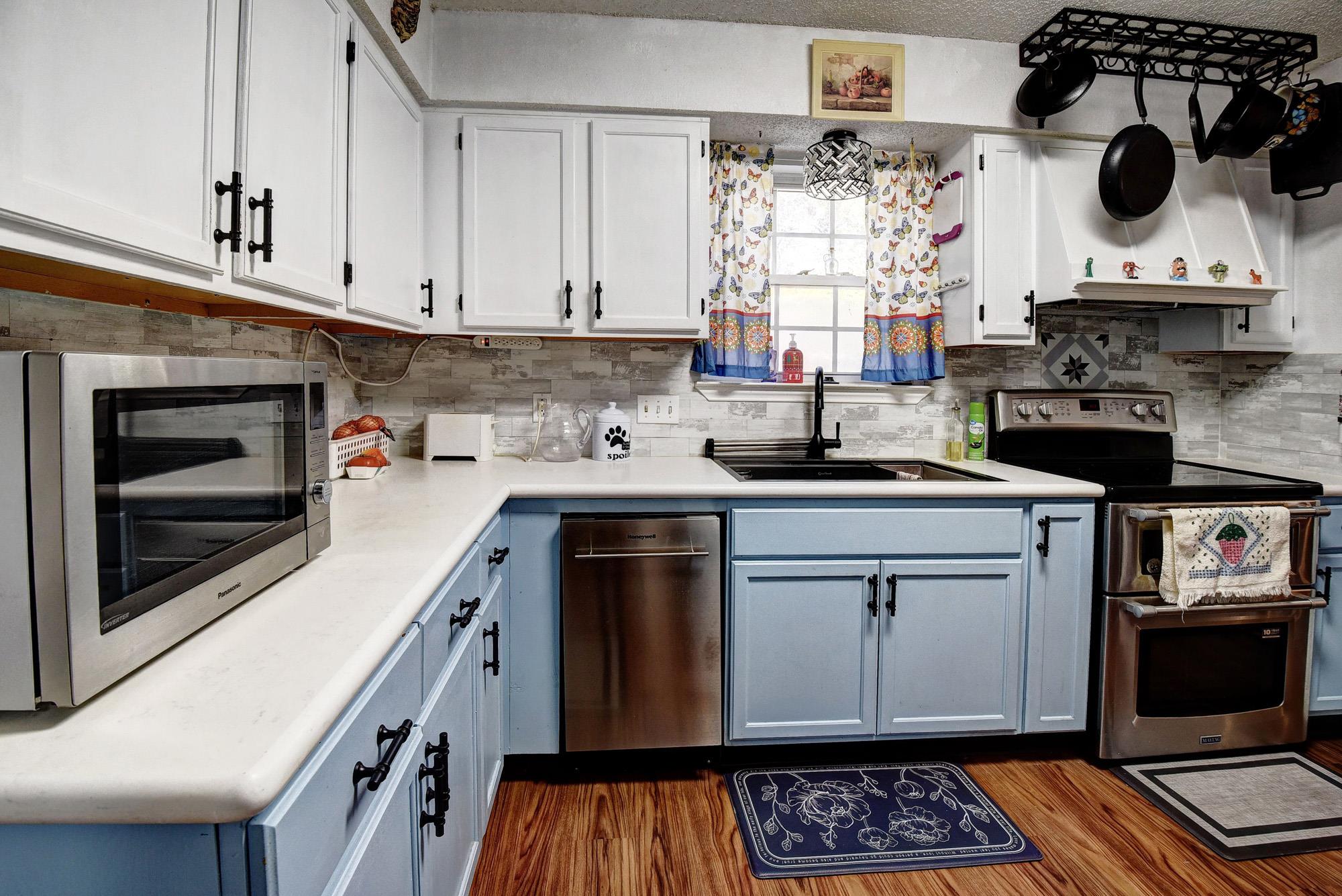 165 Thousand Oaks Dr, Cedar Creek, TX 78612