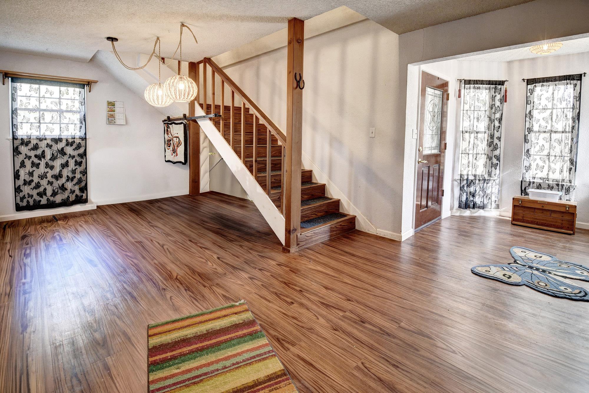 165 Thousand Oaks Dr, Cedar Creek, TX 78612