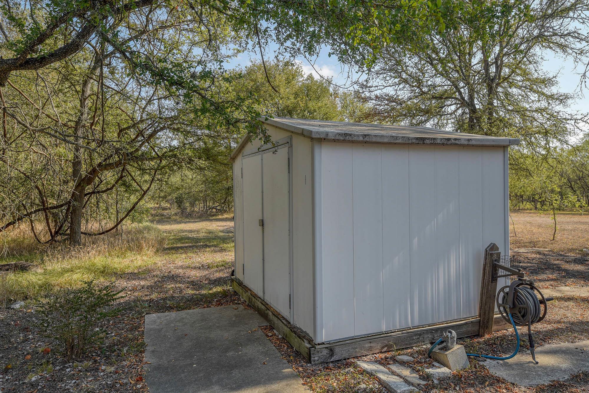 165 Thousand Oaks Dr, Cedar Creek, TX 78612