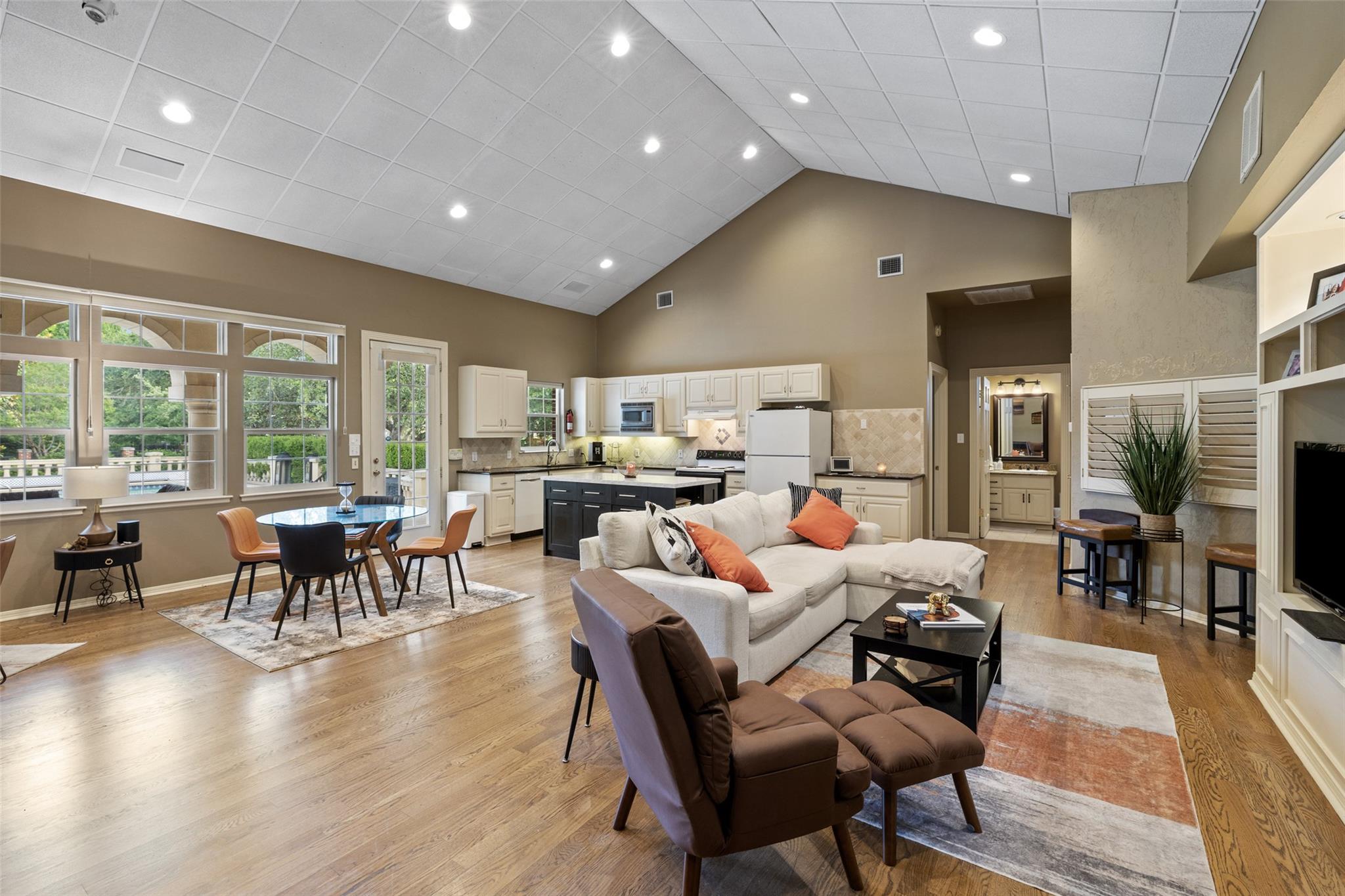 118 Lido St, Austin, TX 78734