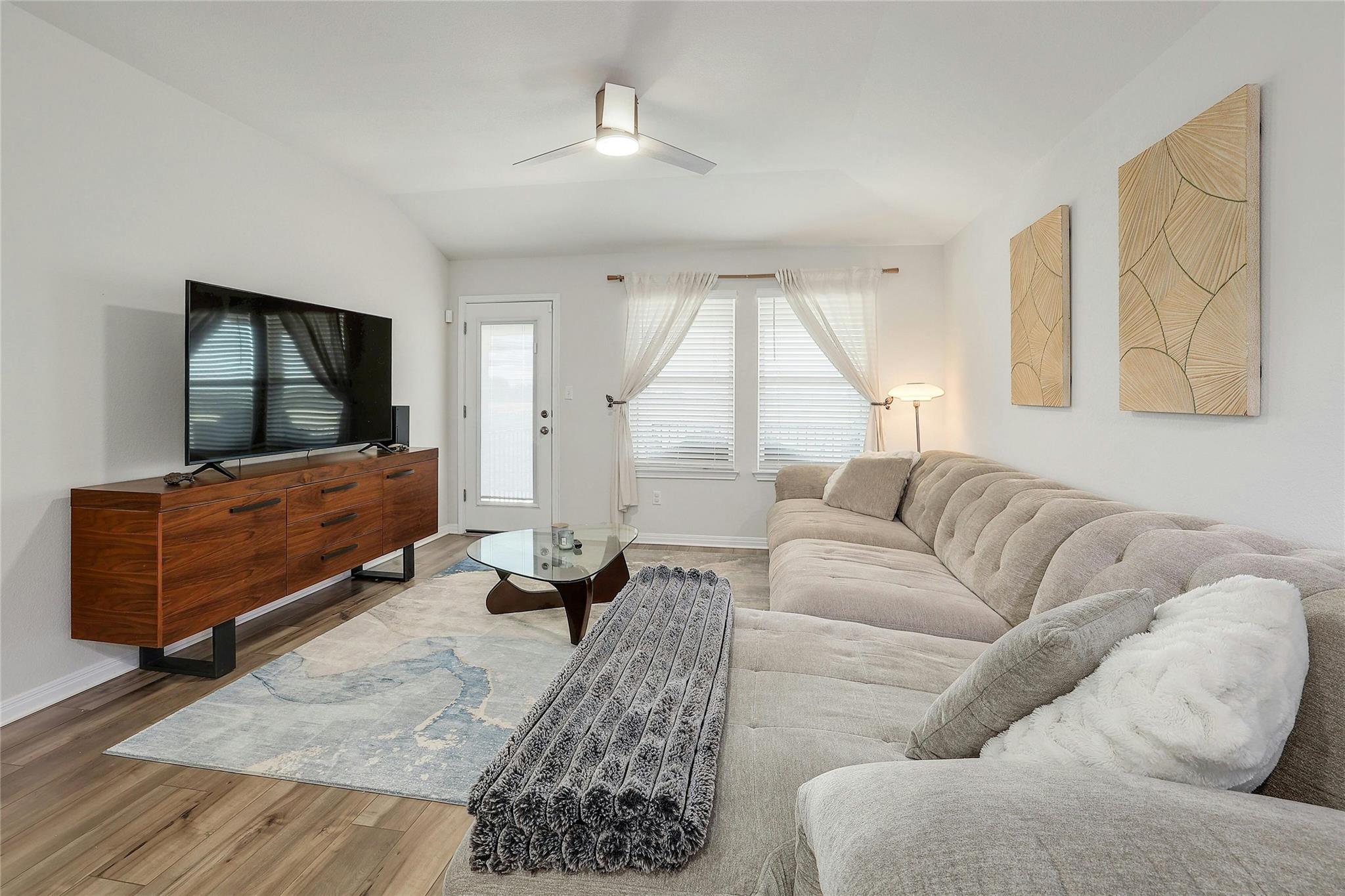 216 Prairie Song Ln, Liberty Hill, TX 78642