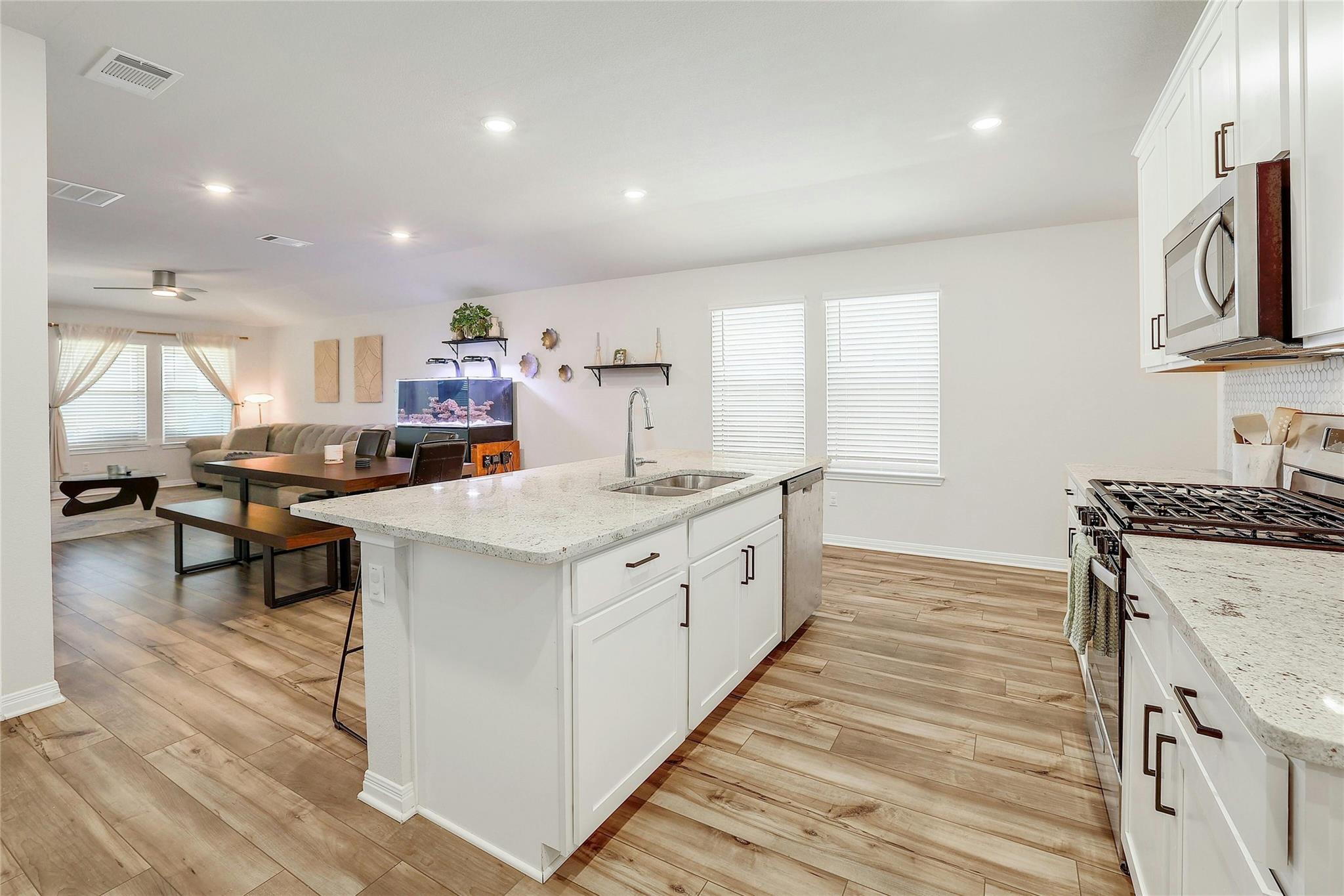 216 Prairie Song Ln, Liberty Hill, TX 78642