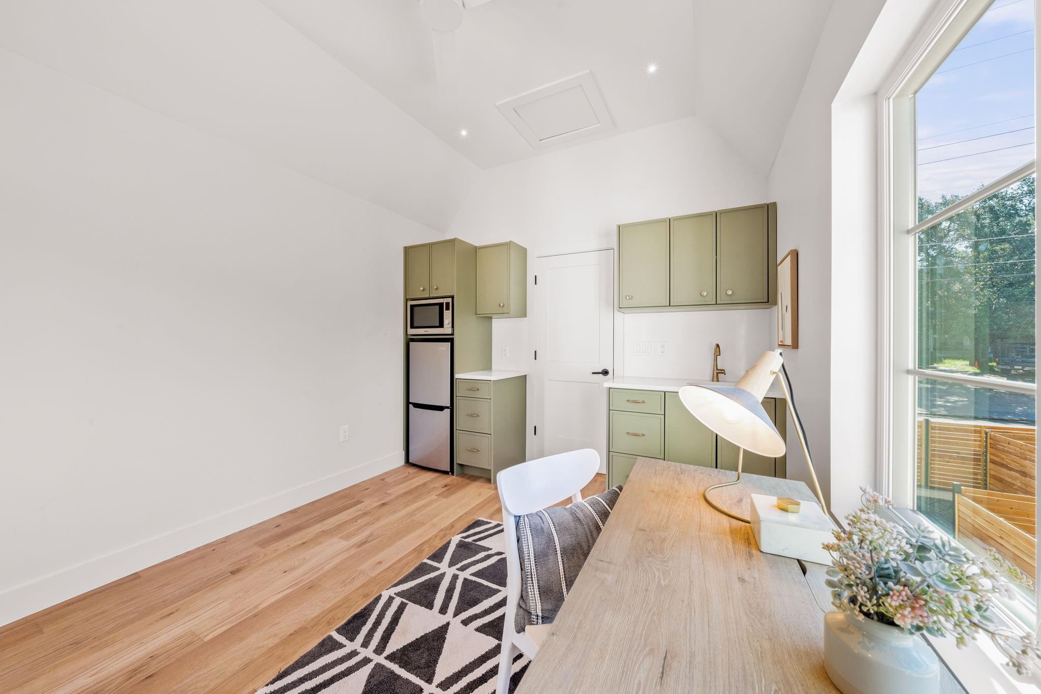 1802 Overhill Dr # A, Austin, TX 78721