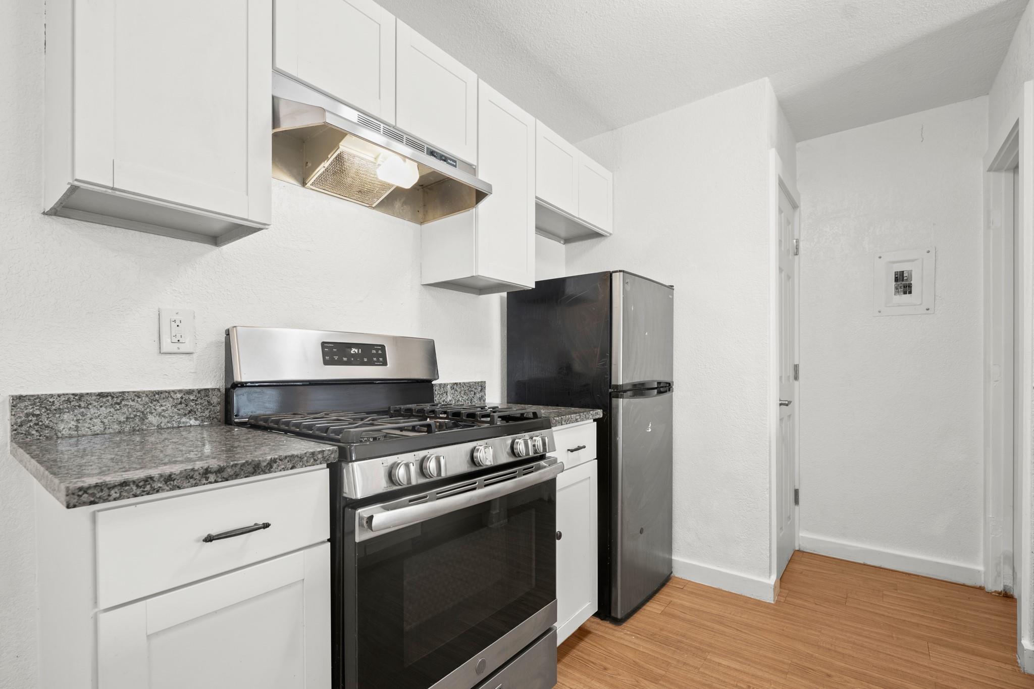 300 E Croslin St # 106, Austin, TX 78752