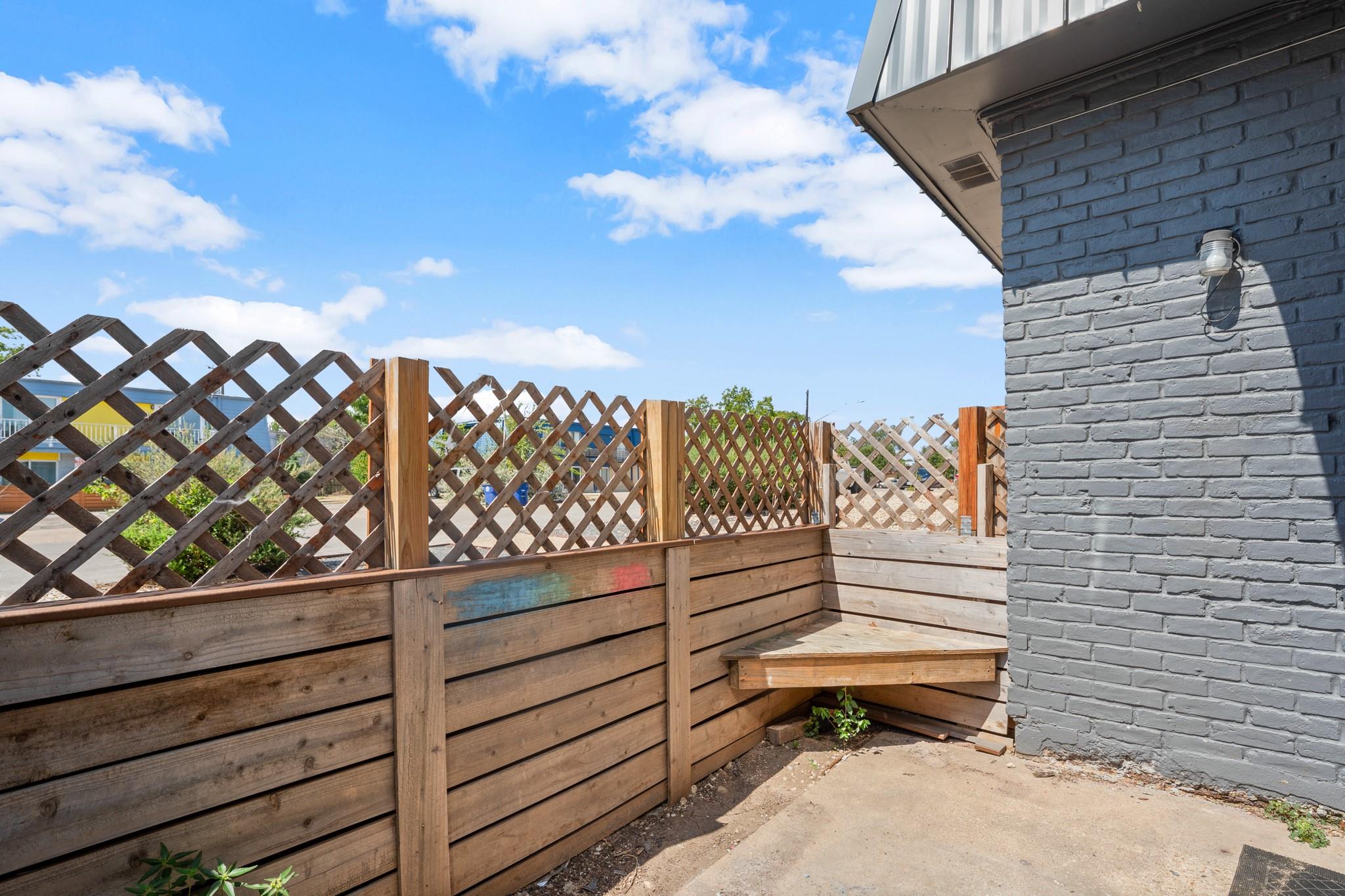 300 E Croslin St # 106, Austin, TX 78752