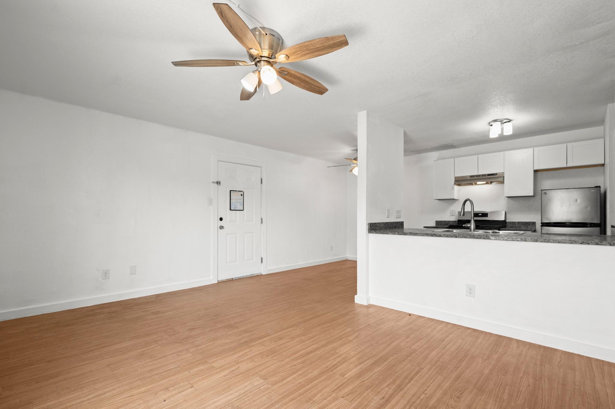 300 E Croslin St # 106, Austin, TX 78752