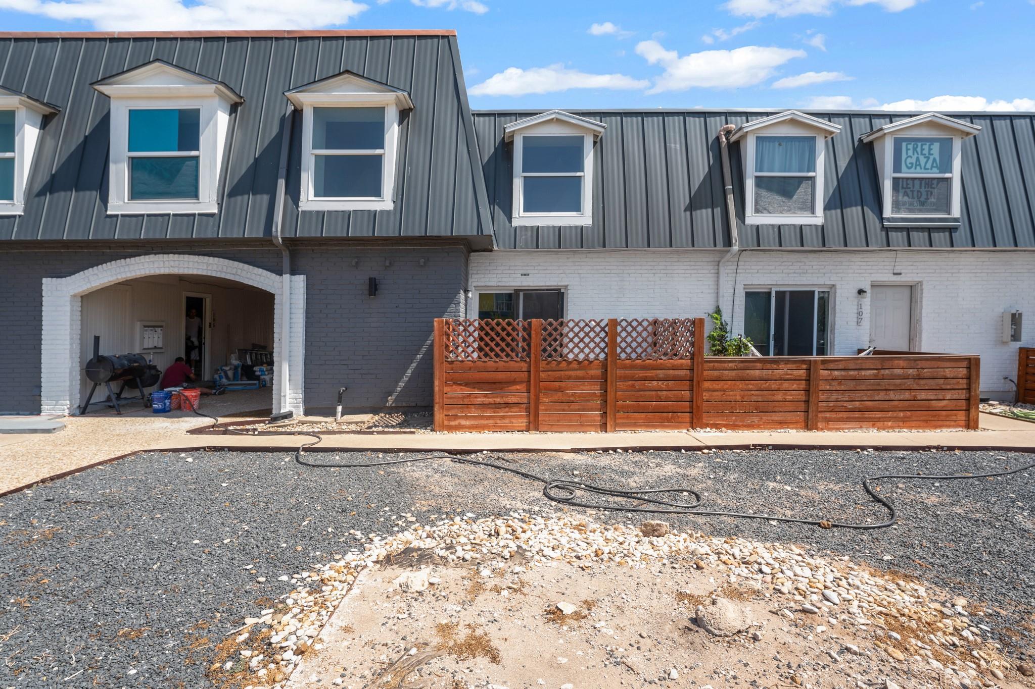 300 E Croslin St # 106, Austin, TX 78752