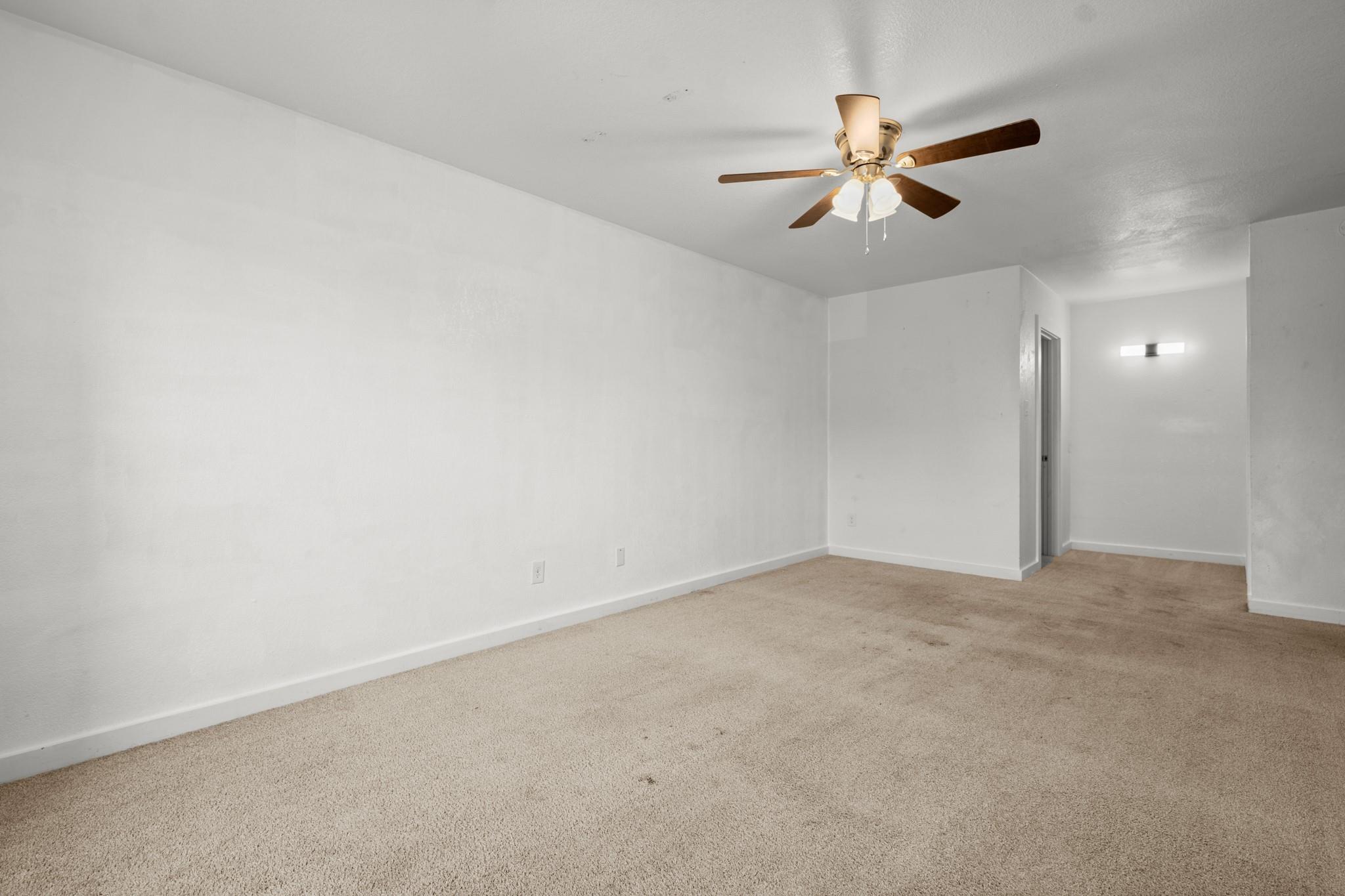 300 E Croslin St # 106, Austin, TX 78752