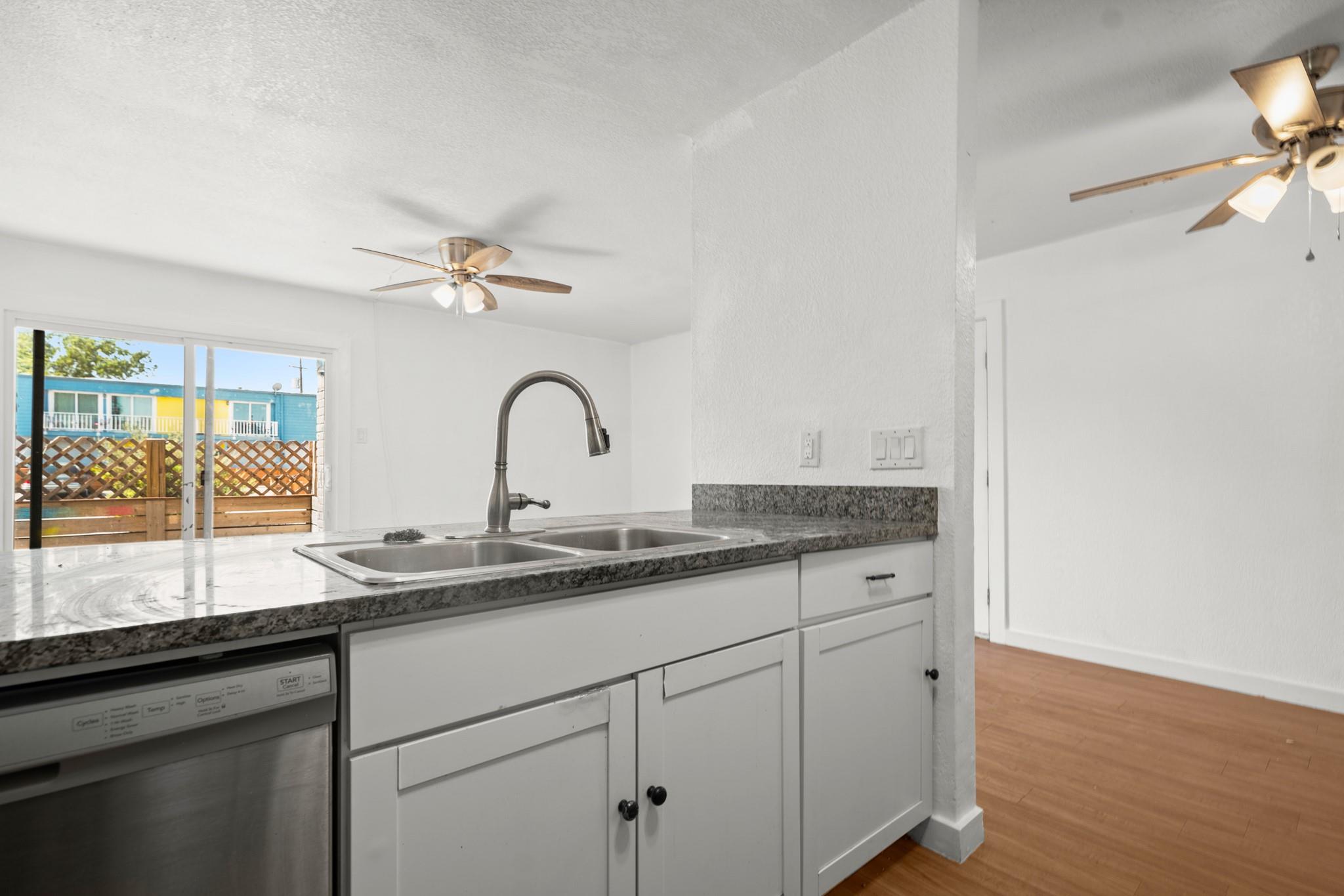 300 E Croslin St # 106, Austin, TX 78752