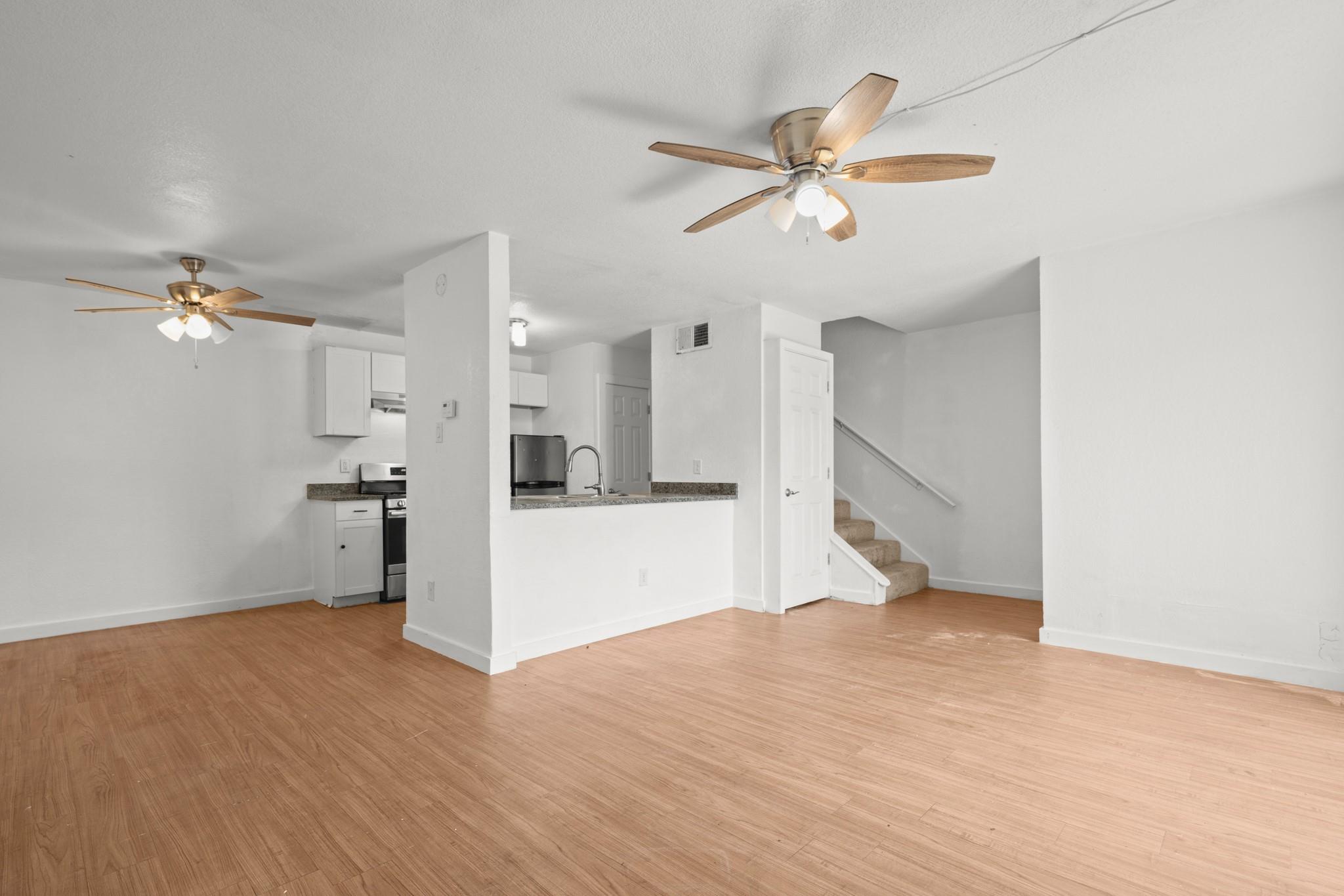 300 E Croslin St # 106, Austin, TX 78752