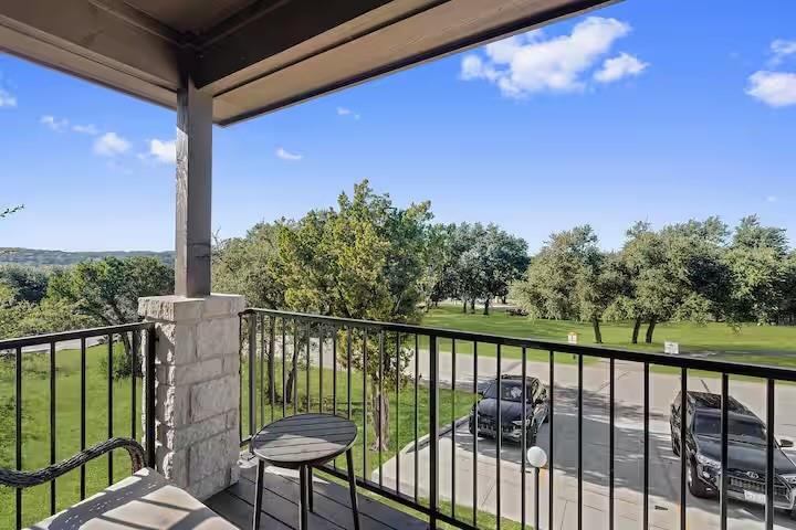 585 Demarett Dr, Point Venture, TX 78645