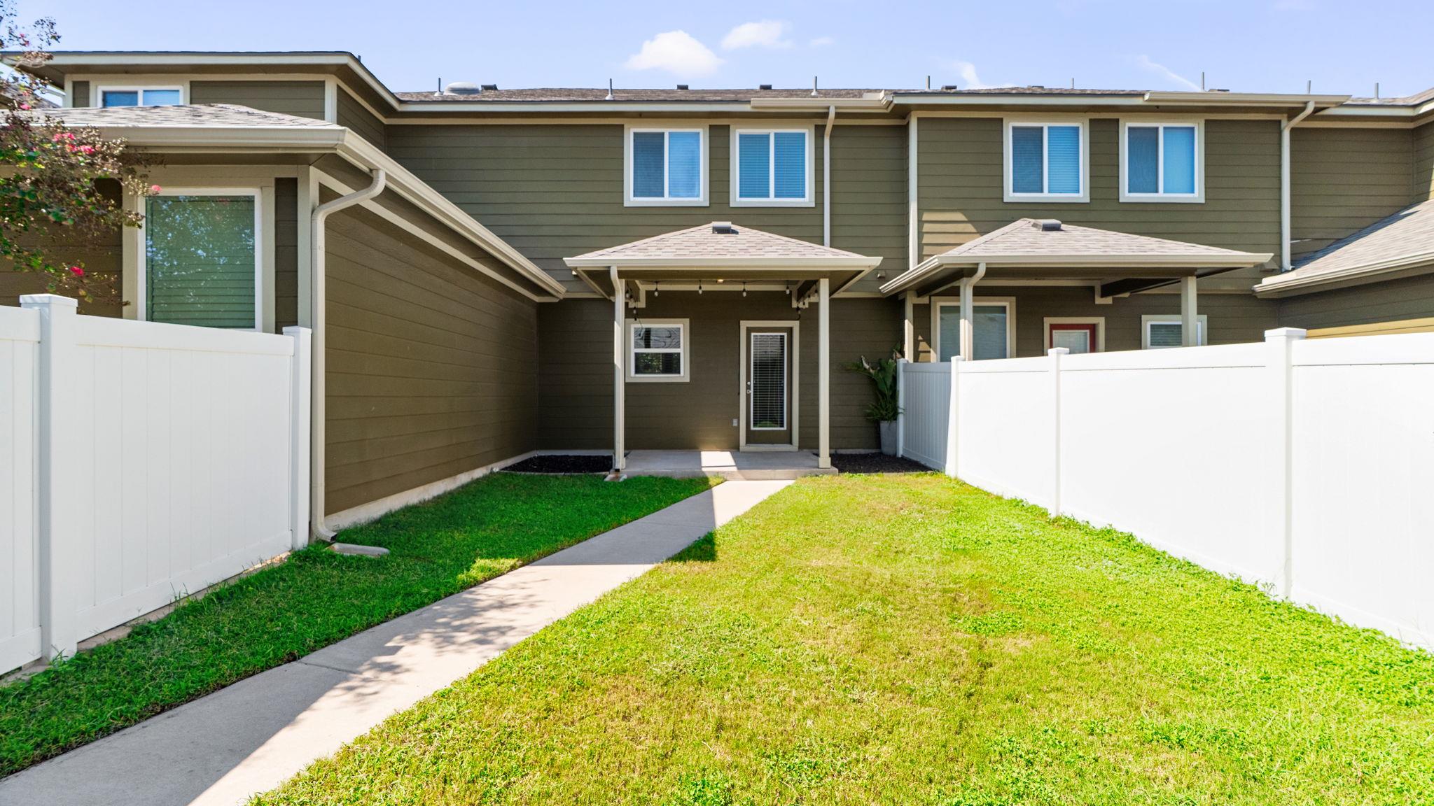 1042 Lost Pines Ln, Cedar Park, TX 78613