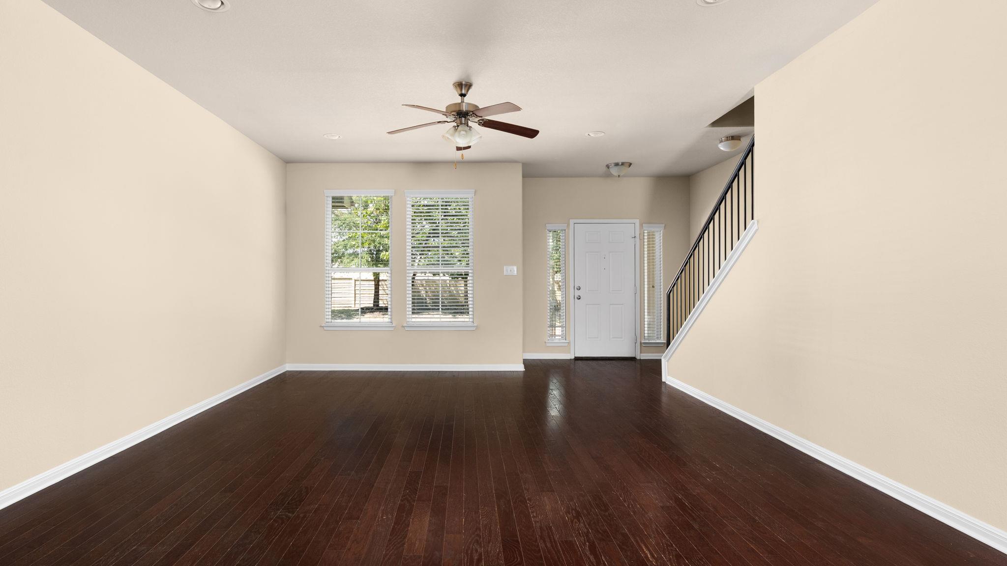 1042 Lost Pines Ln, Cedar Park, TX 78613