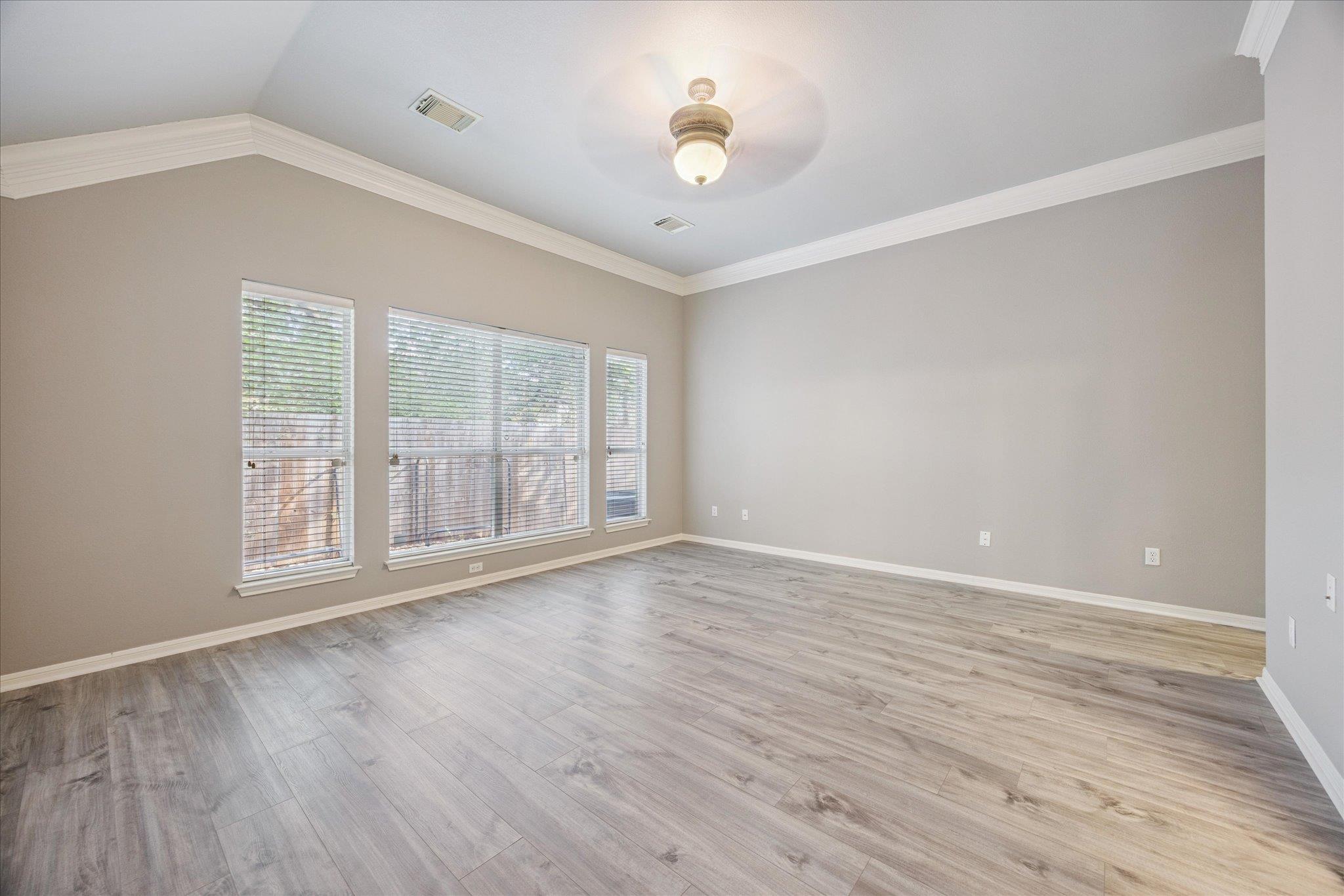 6 Muirfield Greens Cv, Lakeway, TX 78738