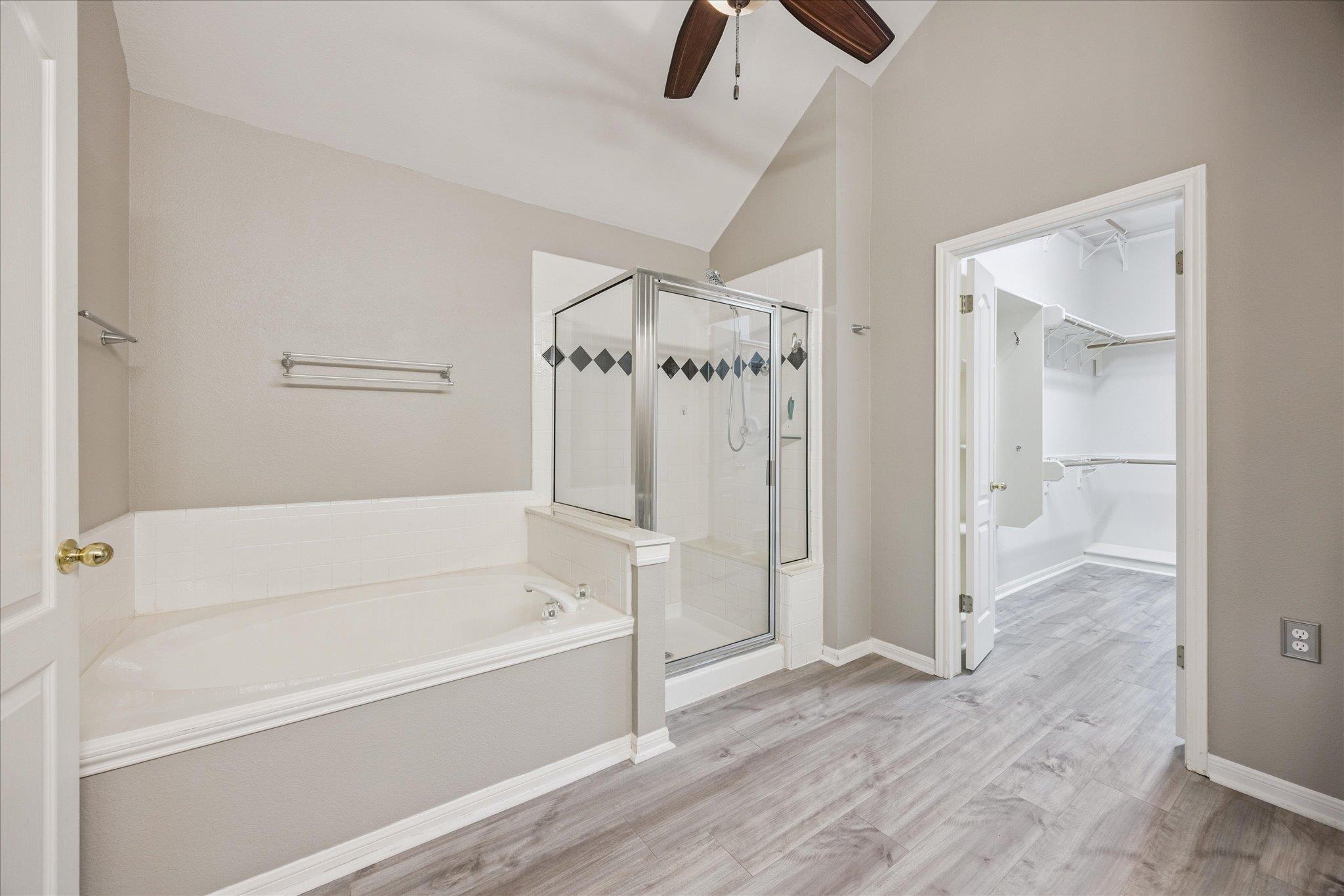 6 Muirfield Greens Cv, Lakeway, TX 78738